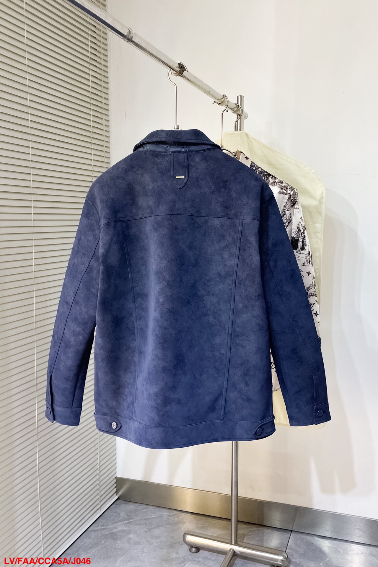 Luxury Leather Jacket with Classic Design and Fine Craftsmanship: A Must-Have for Autumn/Winter - 图片 4