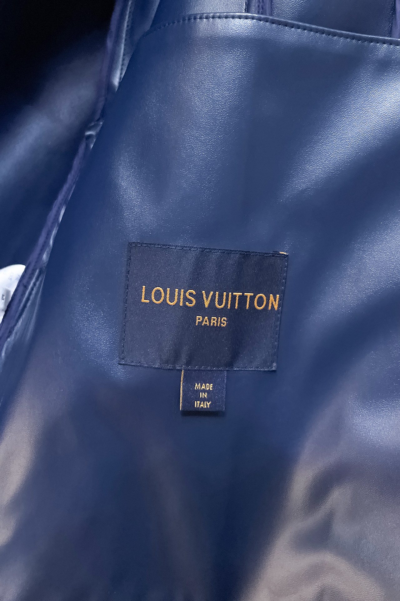 Luxury Leather Jacket with Classic Design and Fine Craftsmanship: A Must-Have for Autumn/Winter - 图片 8