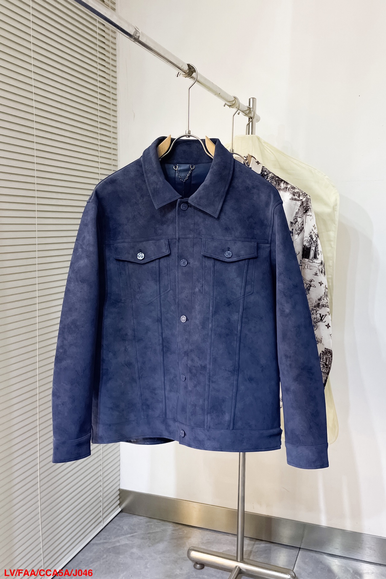 Luxury Leather Jacket with Classic Design and Fine Craftsmanship: A Must-Have for Autumn/Winter - 图片 2