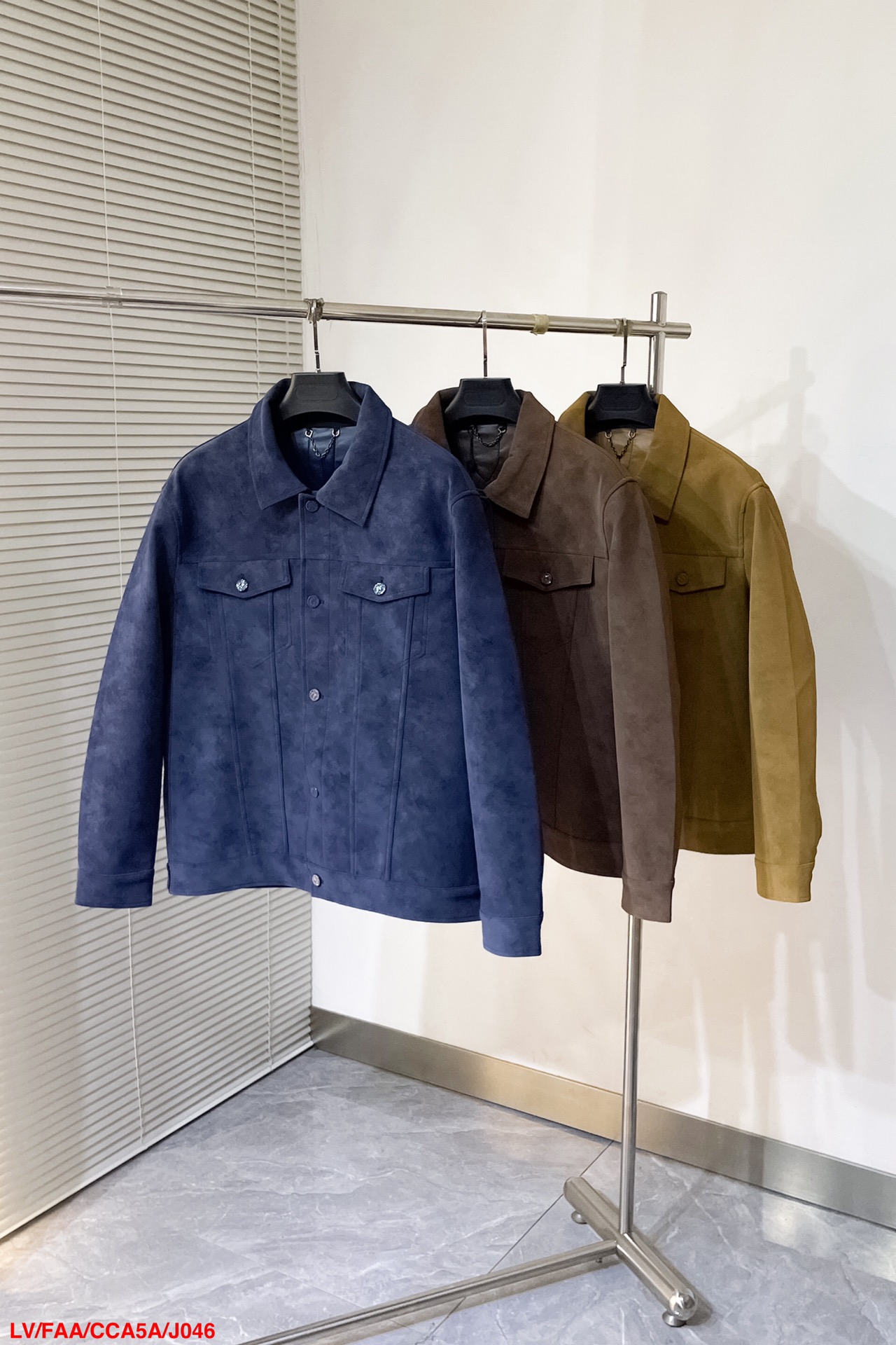 Luxury Leather Jacket with Classic Design and Fine Craftsmanship: A Must-Have for Autumn/Winter