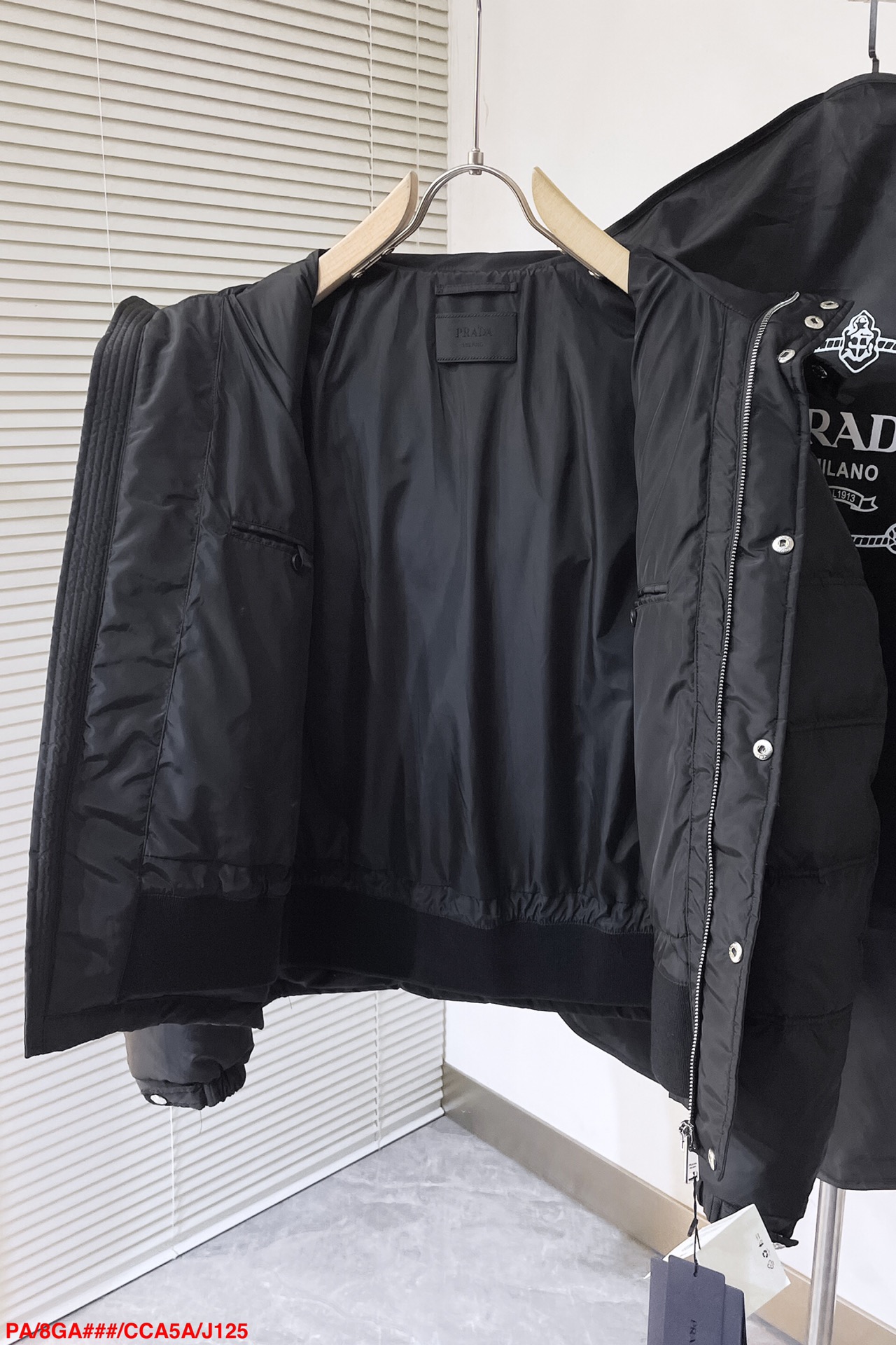 ️️️J125PRADA2024冬季新款男款！强力推荐！性价比超高的一款中公司自留系列PD冬季商务休闲防