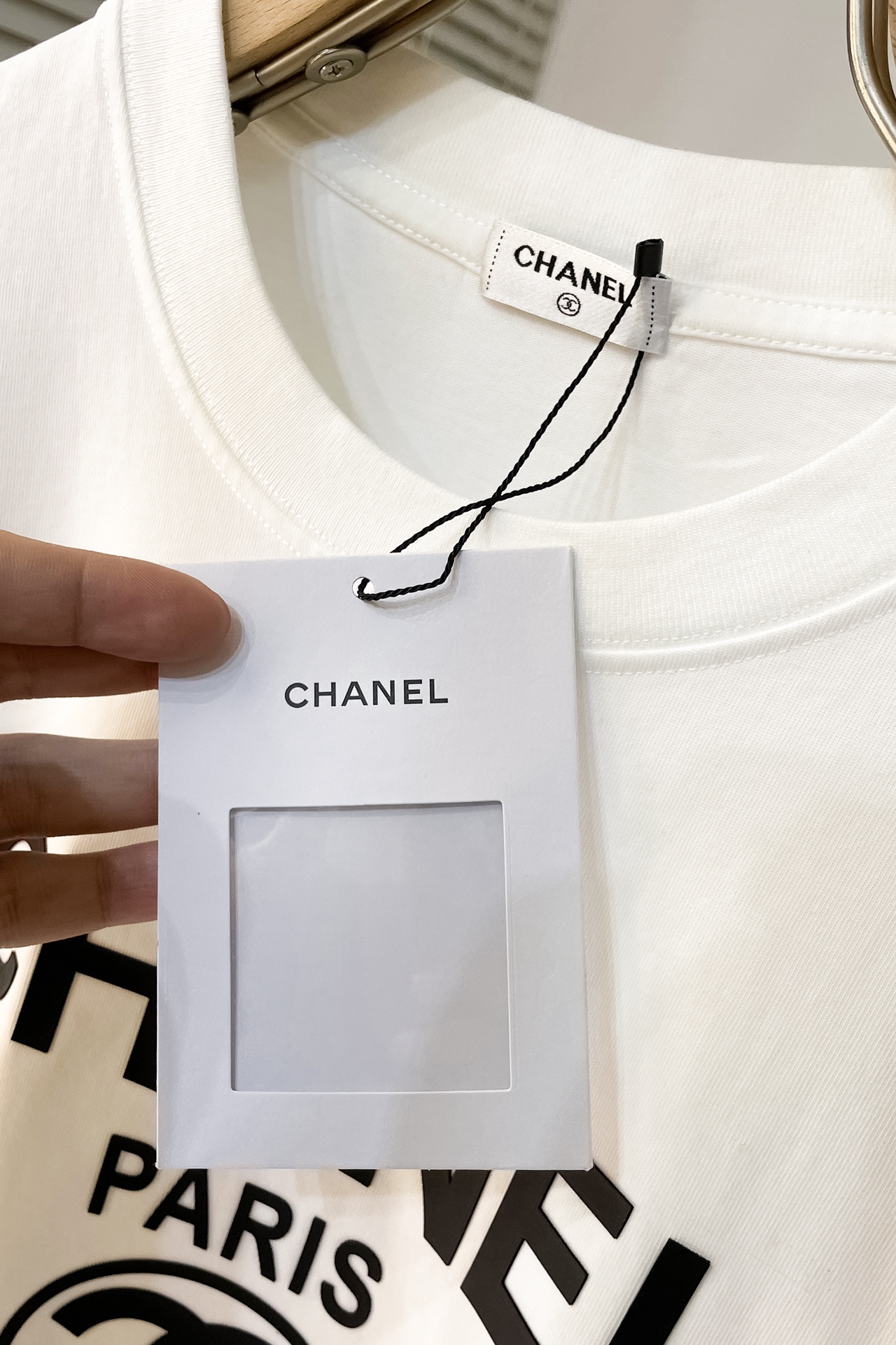  J546 CH🔥Chanel 2025春夏新款首发专柜最新款短袖圆领T恤 高端订制 设计前卫时尚！品牌