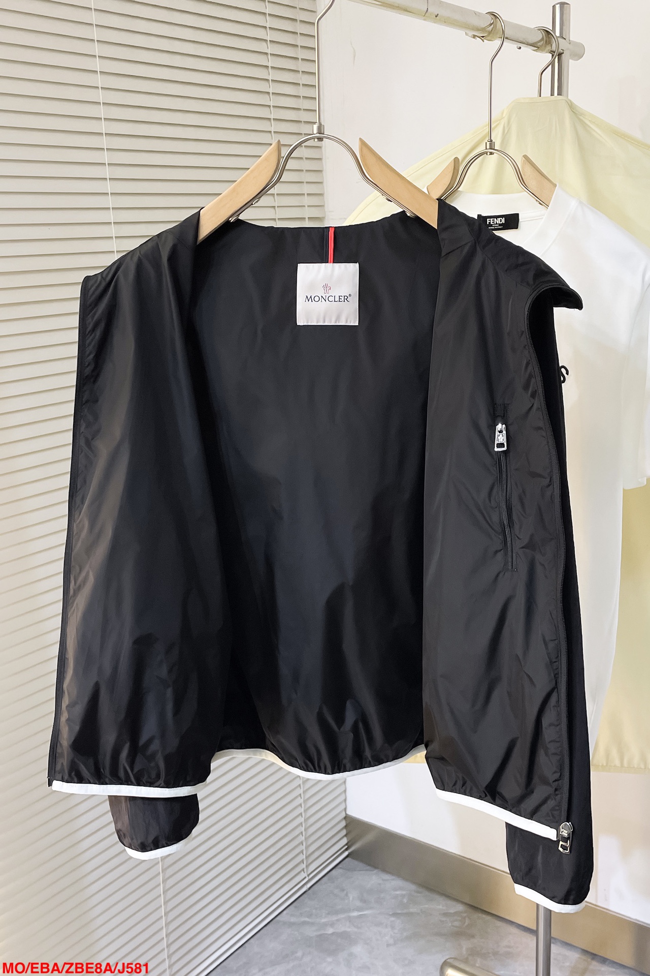 🔥 J581 MO🔥蒙口 秋季新款夹克外套，秀场新品‼品相非常完美，舒适保暖，三标齐全色泽饱满诱人，非常