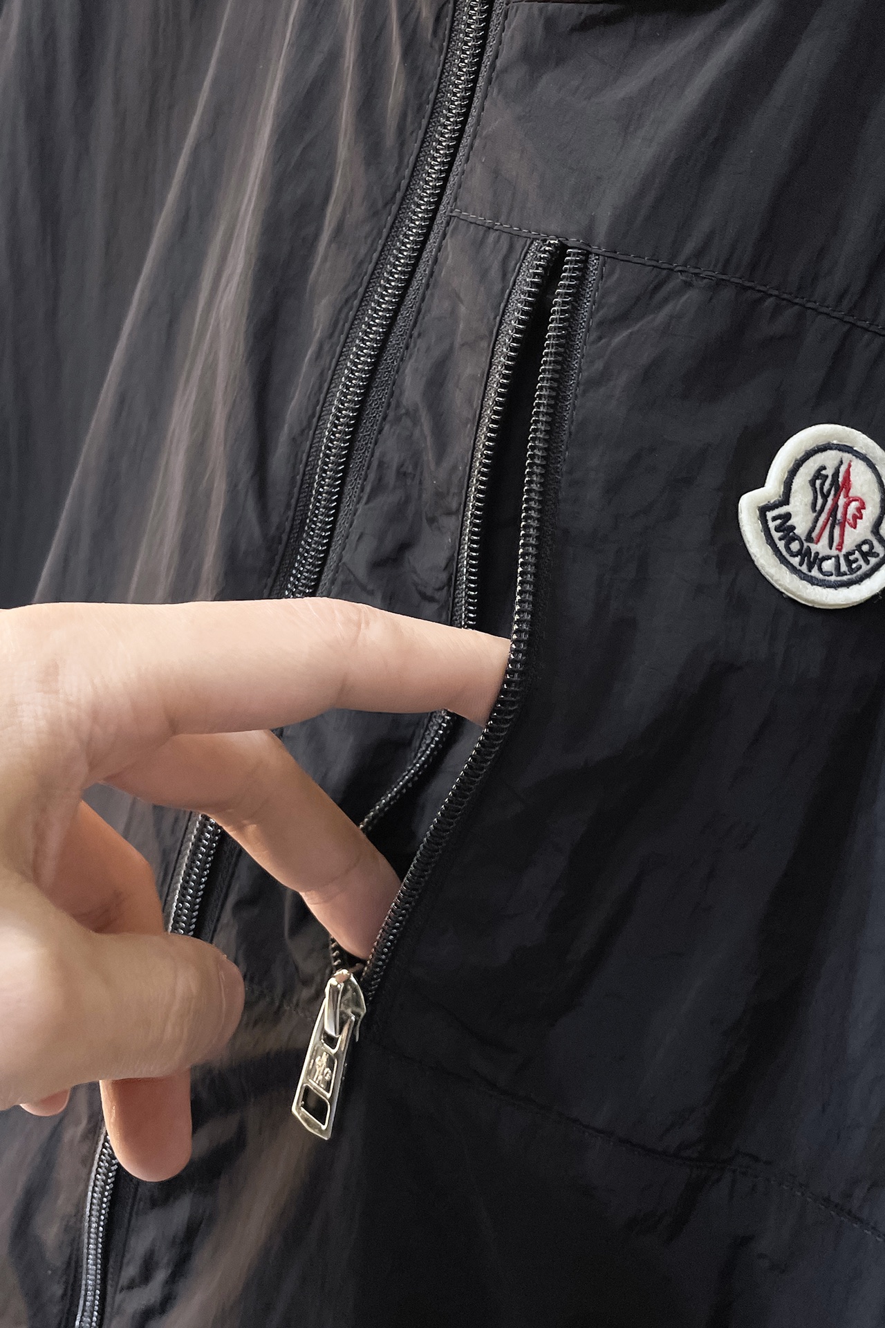 🔥 J581 MO🔥蒙口 秋季新款夹克外套，秀场新品‼品相非常完美，舒适保暖，三标齐全色泽饱满诱人，非常
