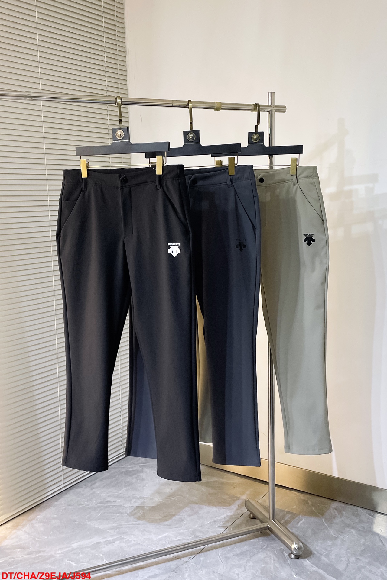 🔥 J594 DT🔥descente 迪桑特 ss秋款男士户外运动休闲裤！客供防水梭织纤维面料．手舒畅亲