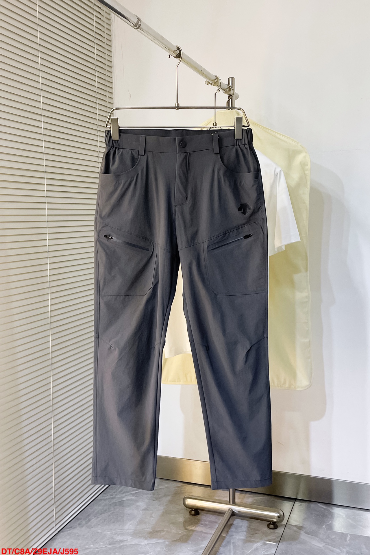 🔥 J595 DT🔥descente 迪桑特 ss秋款男士户外运动休闲裤！客供防水梭织纤维面料．手舒畅亲