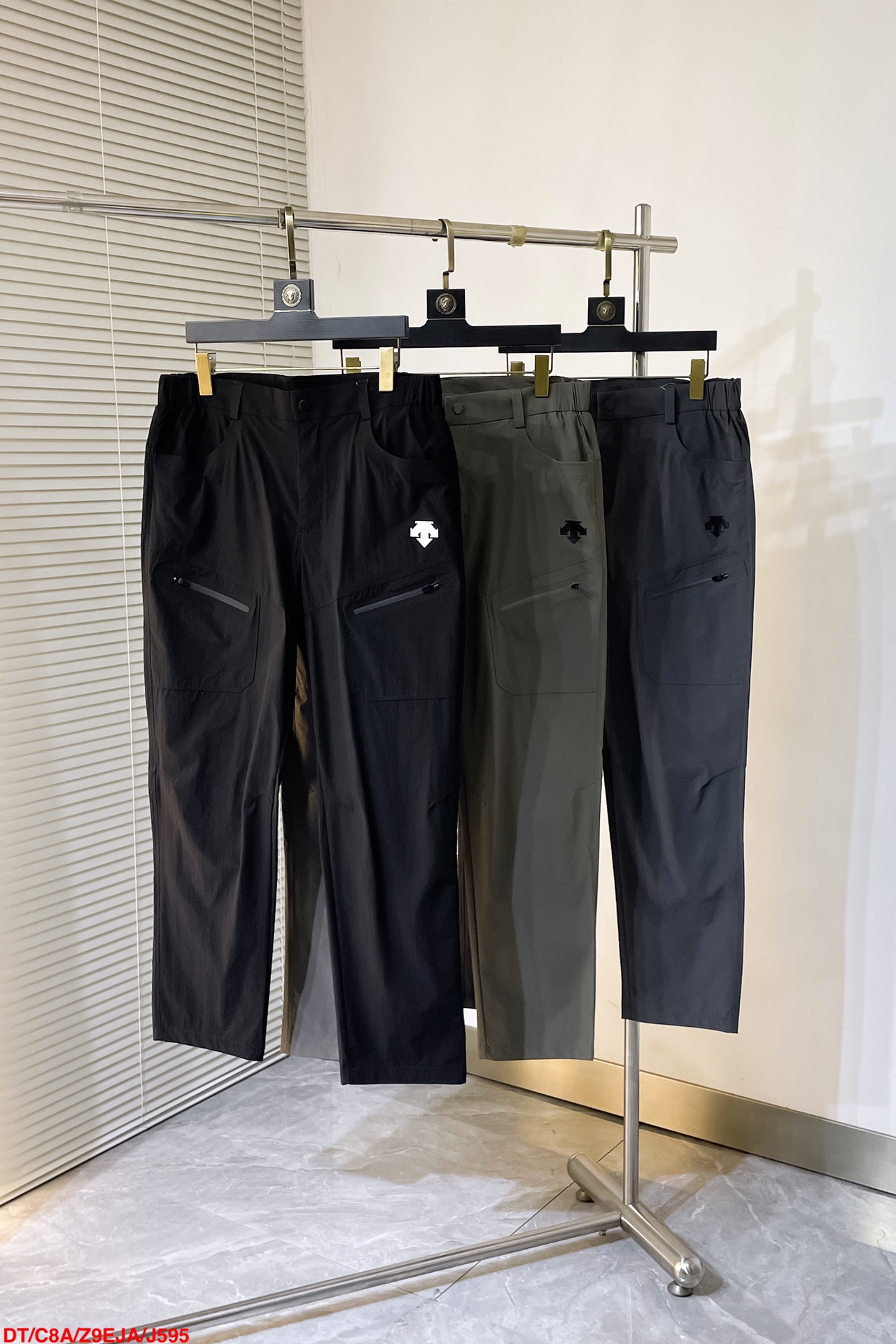 🔥 J595 DT🔥descente 迪桑特 ss秋款男士户外运动休闲裤！客供防水梭织纤维面料．手舒畅亲