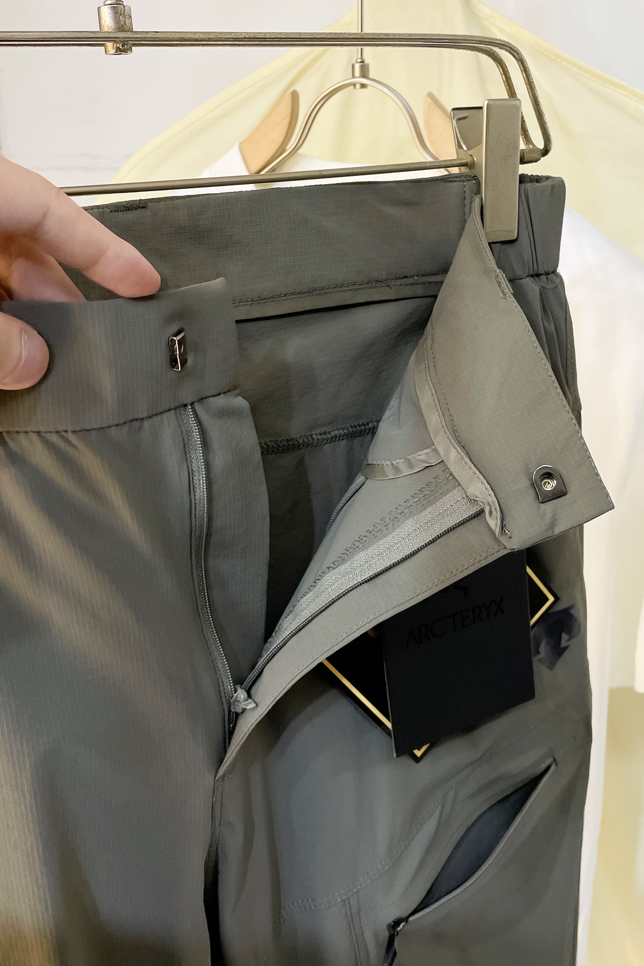🔥 J595 DT🔥descente 迪桑特 ss秋款男士户外运动休闲裤！客供防水梭织纤维面料．手舒畅亲