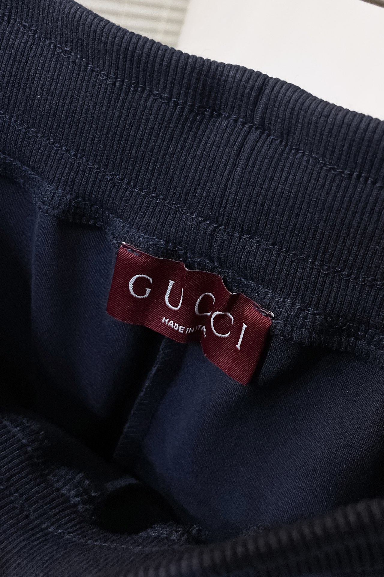 🔥 J557 GU🔥独家专供 高端独家定制款 秋冬新款专柜同款休闲套装，透气舒适休闲！高级感满满！细节精