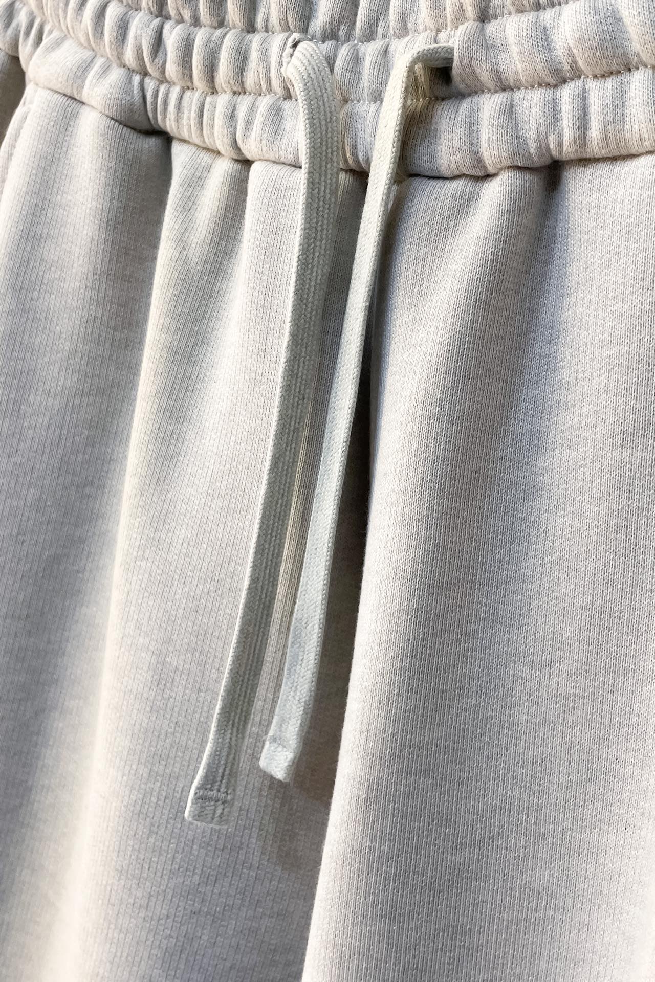 🔥 J602 GU🔥GUCCI 2025SS早春字母标识印花灰色毛圈棉卫裤，25早春运动速脚，舒适透气的