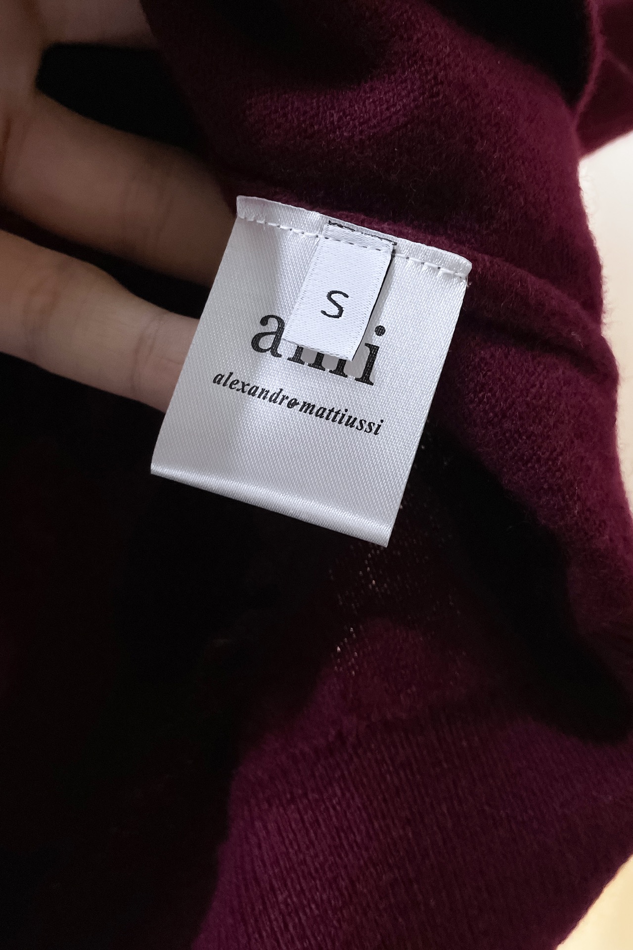 🔥 J606 AM🔥Ami经典爱心A刺绣标识~新年限定红毛衣
 精致洋气小爱心又来了，蛇年新年限定红毛衣