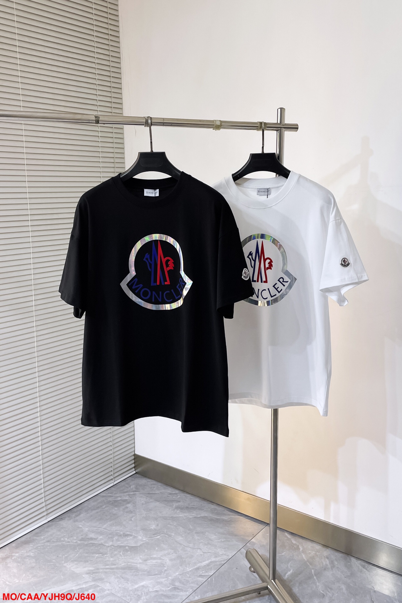  J640 MO🔥Moncler 2025夏季最新品，专柜同步有售，原单狠货，时尚休闲圆领短袖T恤，上身