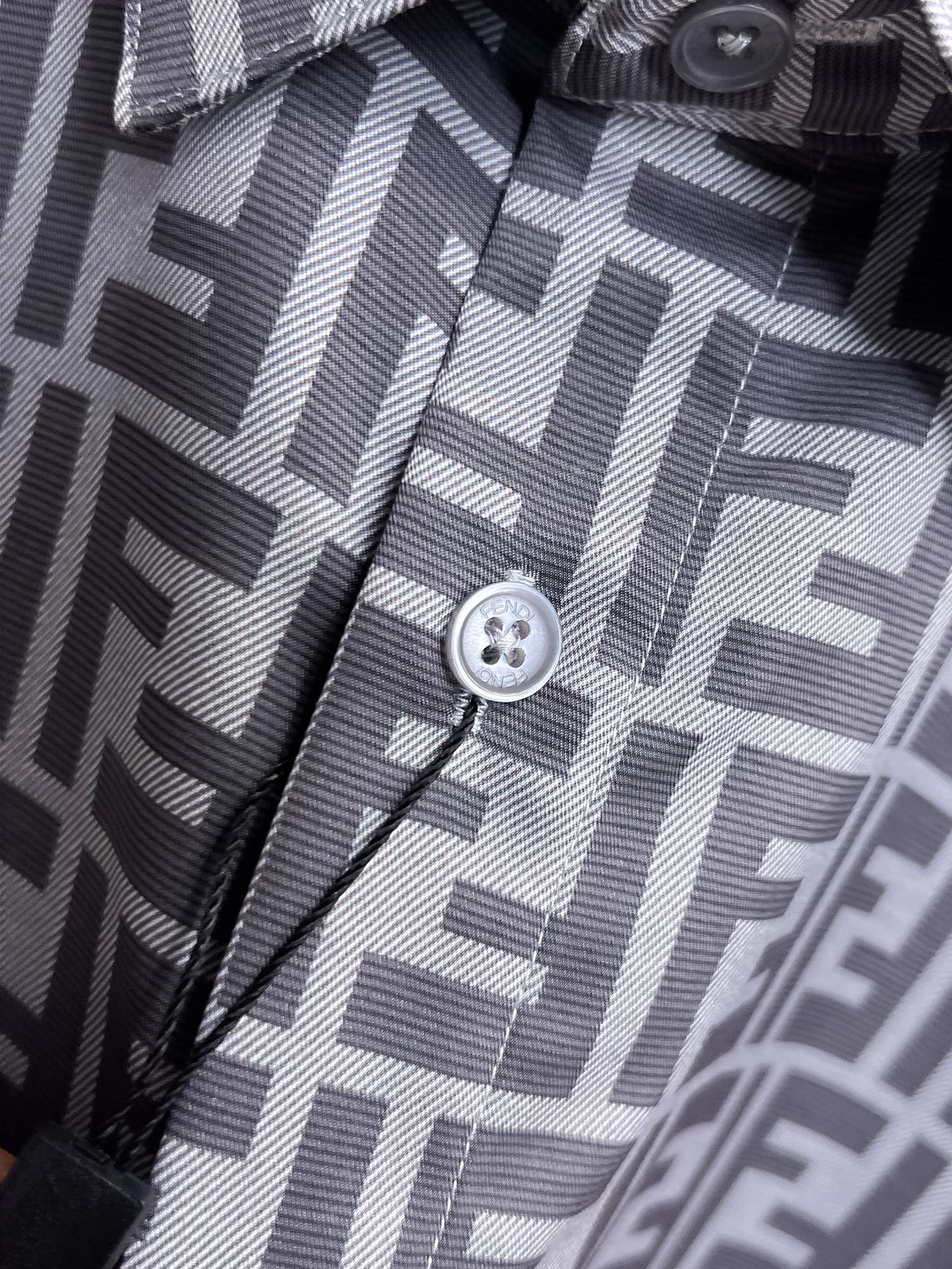 “High-End Custom Men’s Long-Sleeve Shirt with Digital Stamp Design, Top Quality” - 图片 6