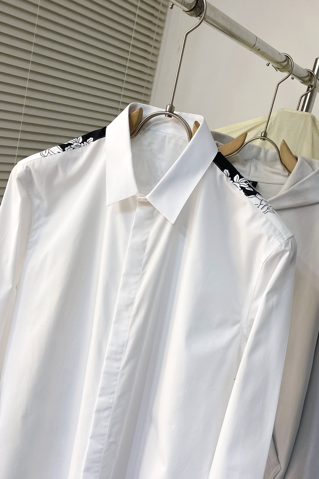 Luxurious 100% Cotton Shirt for Men: Comfortable, Original Fabric, High Quality. - 图片 3
