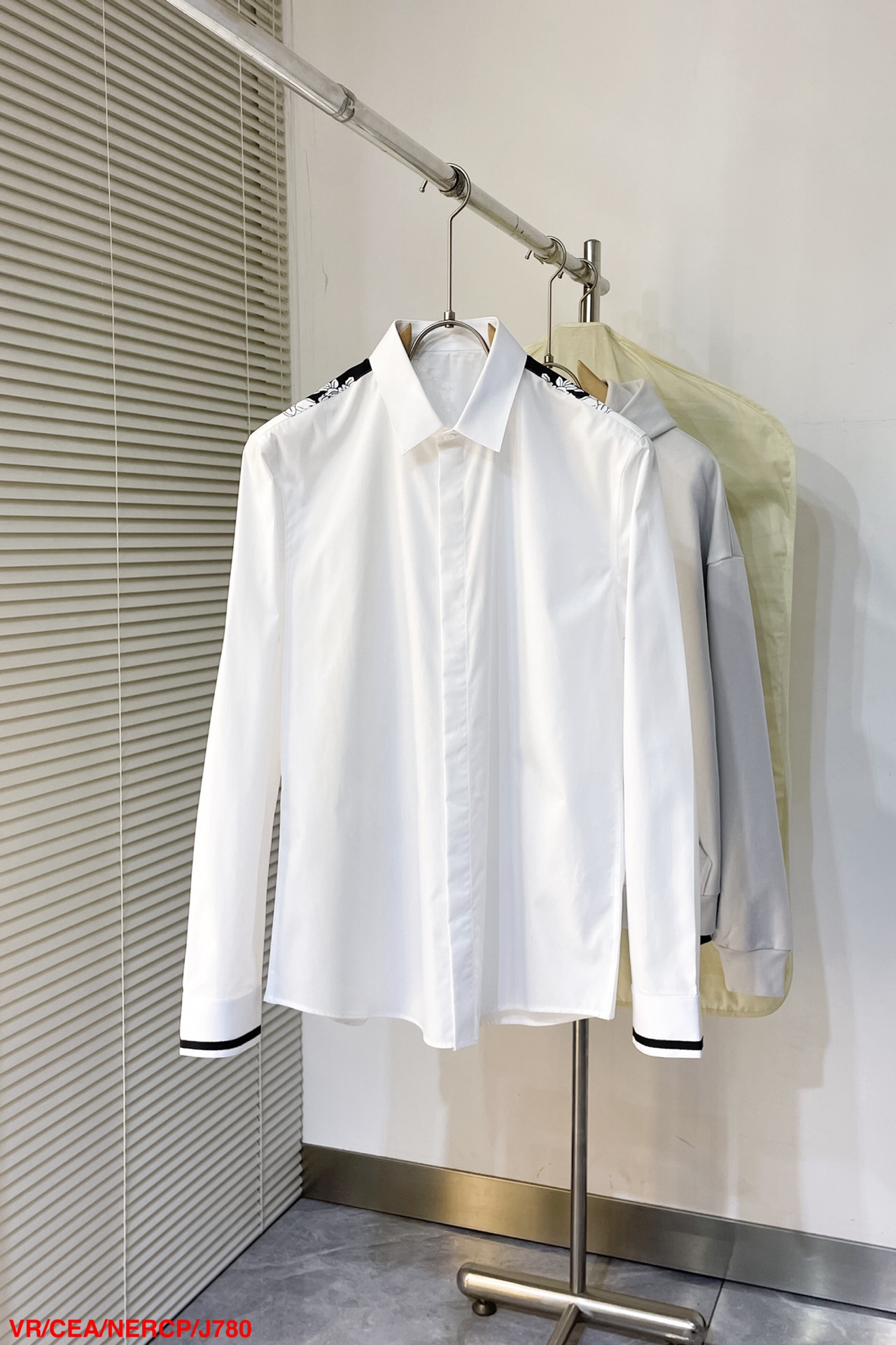 Luxurious 100% Cotton Shirt for Men: Comfortable, Original Fabric, High Quality. - 图片 1