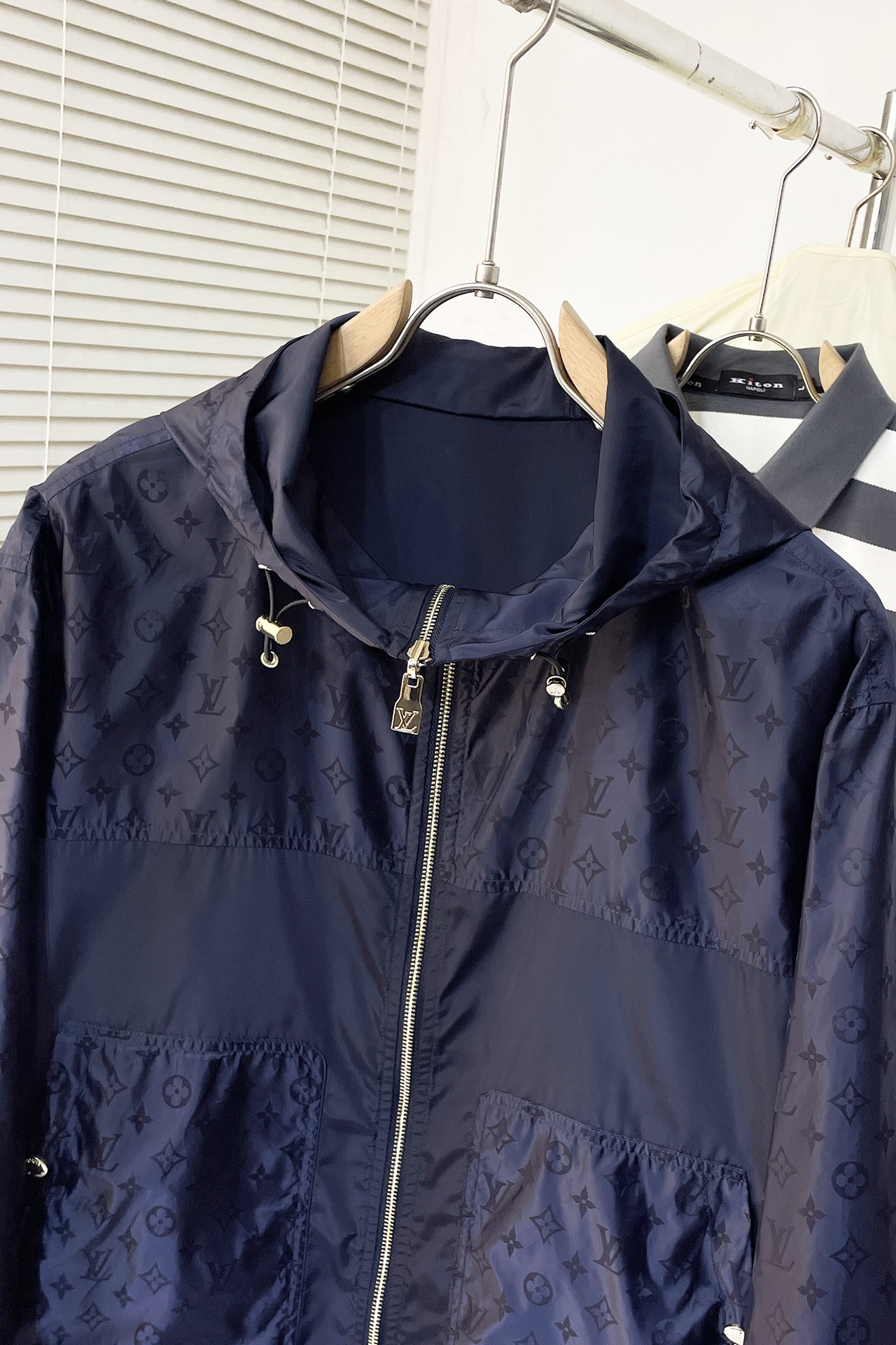  K077 LV🔥路易威登 2025开春新款男士夹克外套连帽，原单三标齐全高端版本！连帽款式 高定专柜面