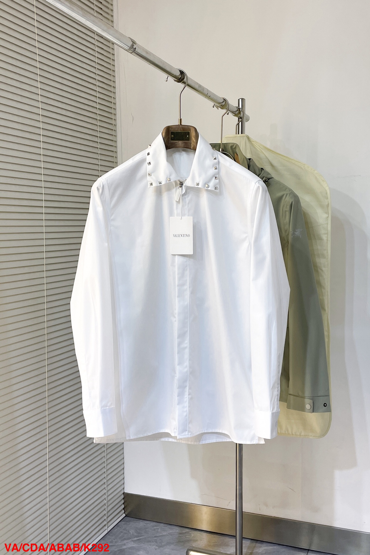 Valentino VA Original Unit: High-Quality Brand Elements in M-3XL Sizes - 图片 1