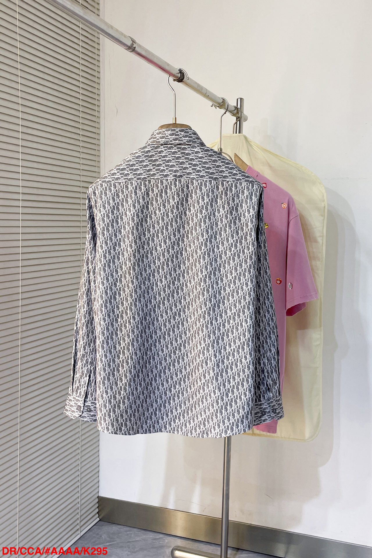 2024SS High-End Shirt: Tailored, Comfortable, High Quality, Customized Logo Buttons - 图片 3