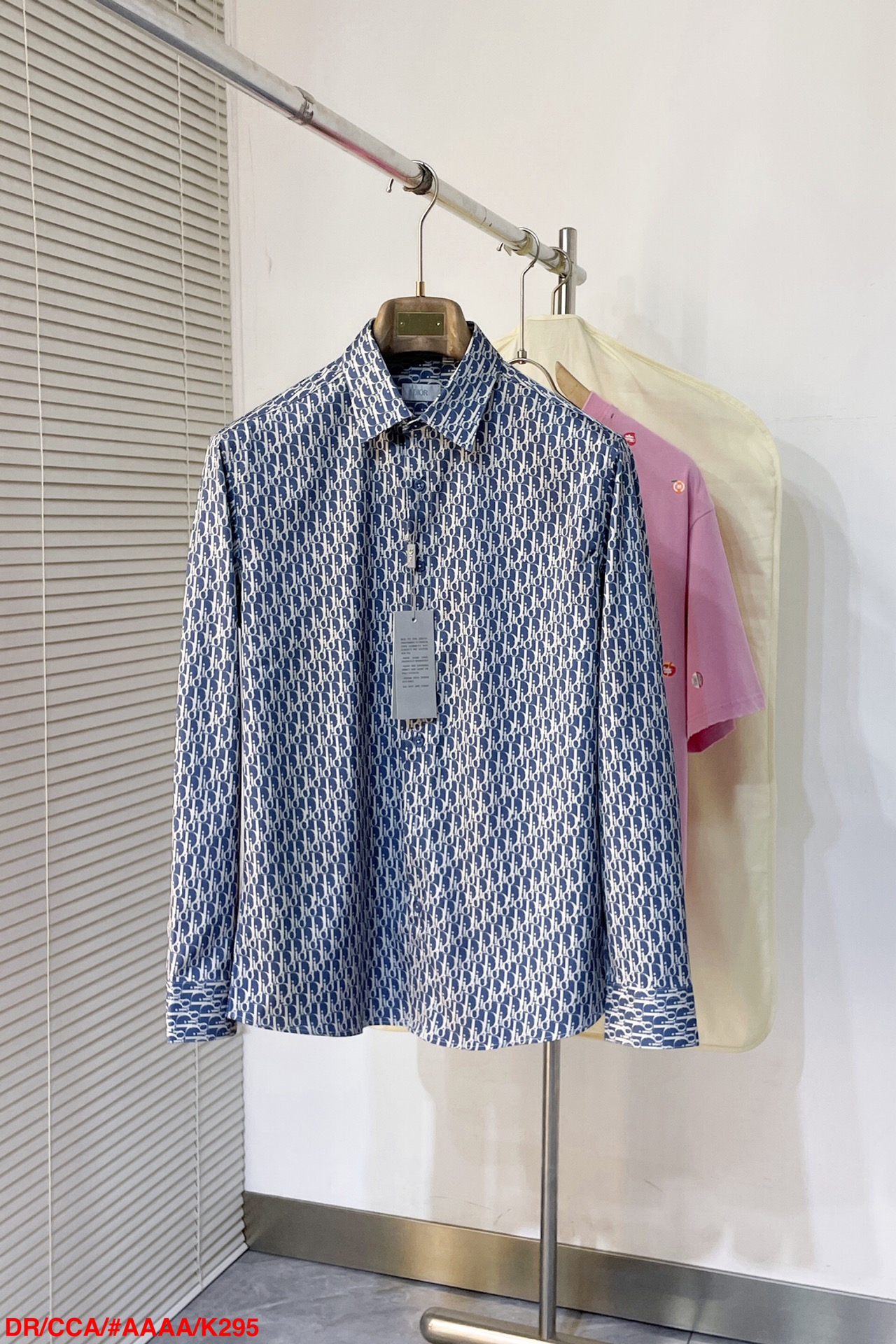 2024SS High-End Shirt: Tailored, Comfortable, High Quality, Customized Logo Buttons - 图片 1