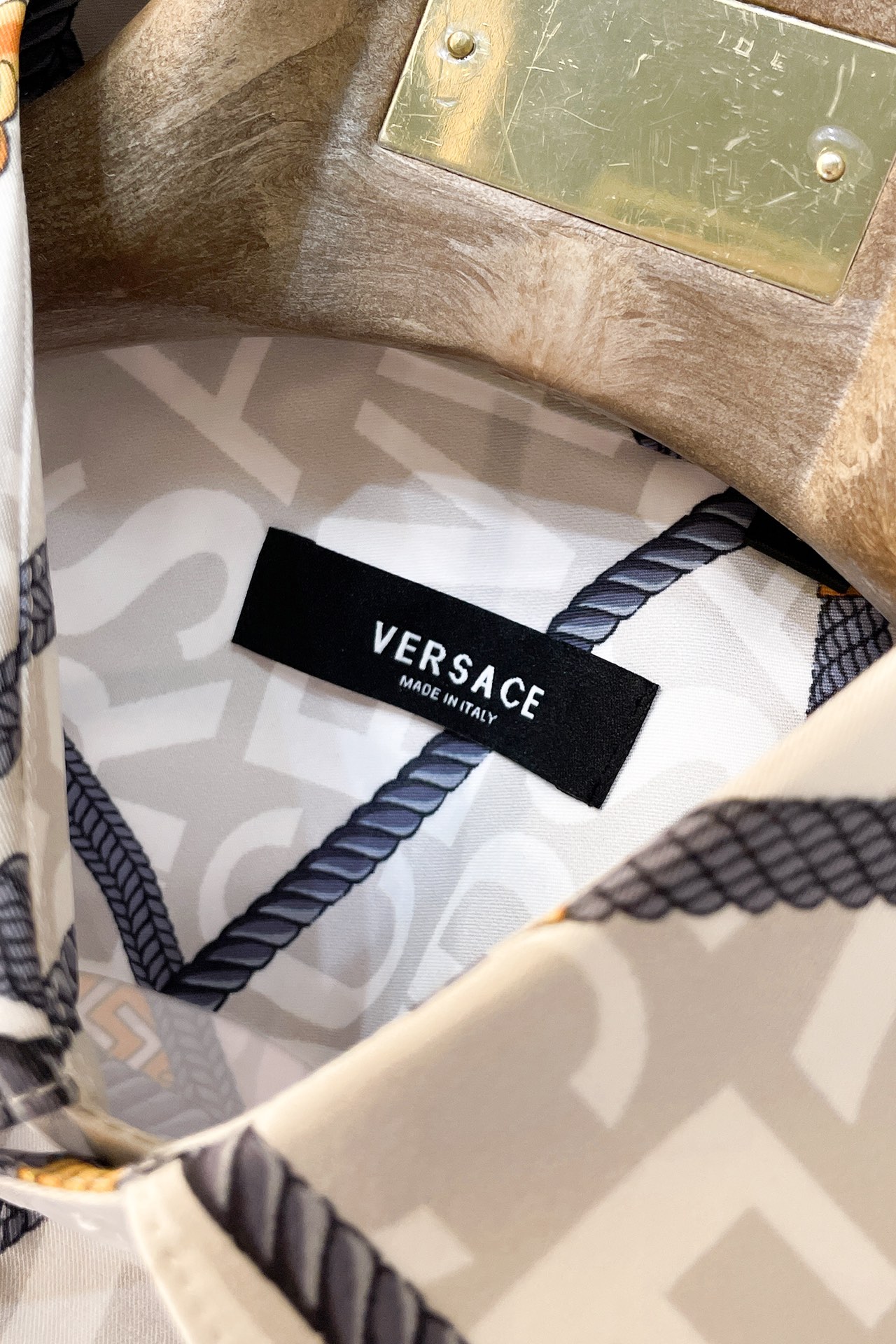Sage VR Monographs: High-End Custom Apparel for 2025 with Brand Elements - 图片 5