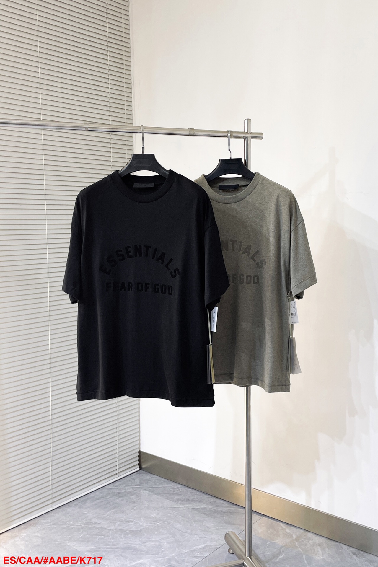 NO:128698,K717 ESFOG double wire ESSENTIALS 2025SS early spring new SPELMAN curved printed letter short sleeve T-shirt, 40 double yarn fabric 250g pair of high-end 1*1 thread S-XL complete three standards The next day, T-shirt,tees, t-shirt,alexander wang19860909K717 ESFOG 复线 ESSENTIALS 2025SS早春新款 SPELMAN 弧形印花字母短袖 T恤,40支双纱面料250g对版做高档1*1螺纹 尺码S-XL 三标齐全 隔天,,T-shirt,tees，t-shirt,alexander wang,Men's clothing