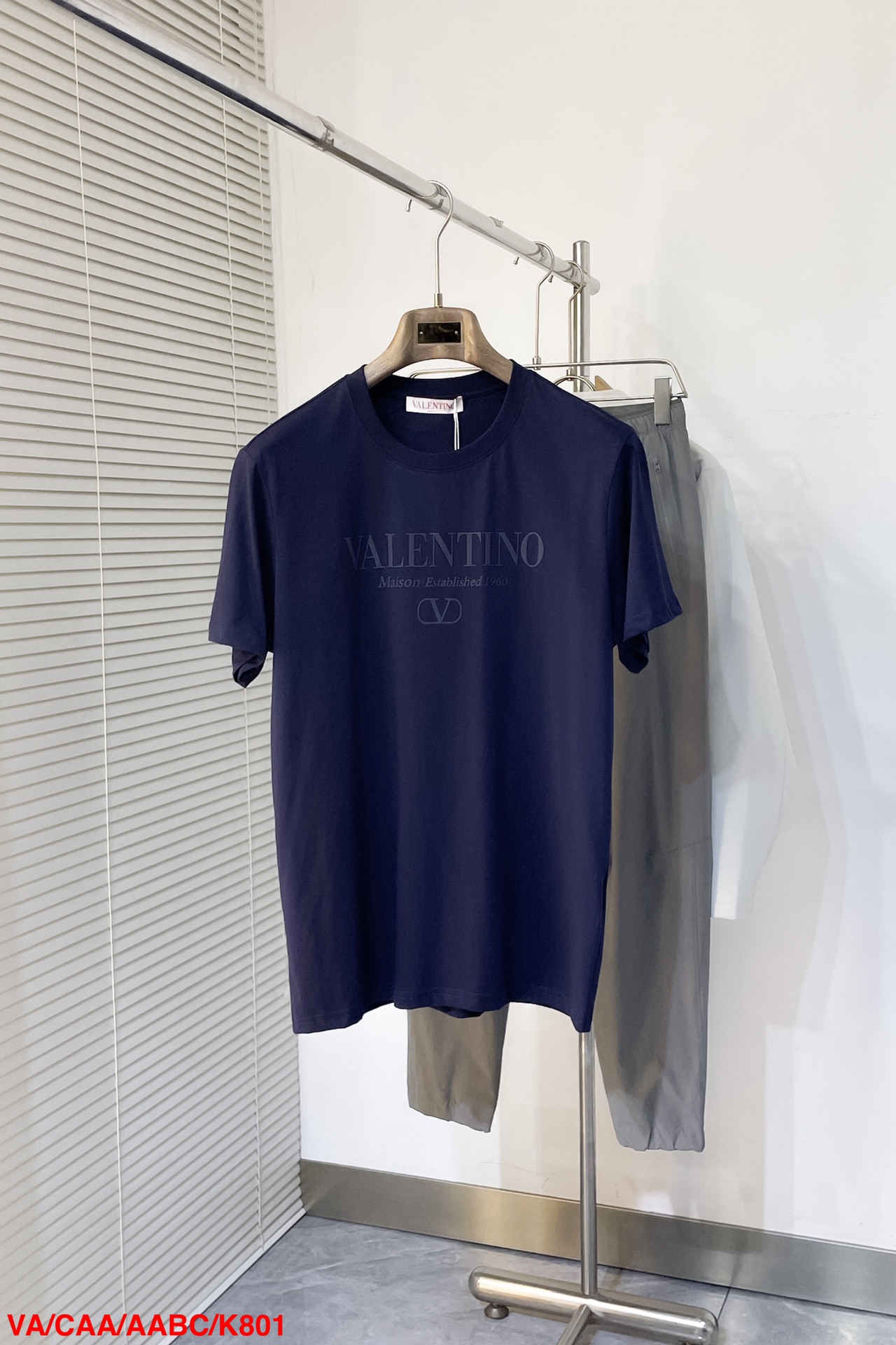 NO:130523,K801 VA Valentino/VALE short-sleeved T-shirt fabric 300g double yarn cotton rib 320g heavy Solona 1*1 trendy brand craft imported silicone imprint logo S-XL complete three standards, valentino, valentino, T-shirt, tees, t-shirt, alexander wang19860909K801 VA 华伦天奴/VALE短袖T恤 面料300克重双纱棉 罗纹320克重索络纳1*1潮牌 工艺进口硅胶压印logo S-XL 三标齐全,,valentino,valentino,T-shirt,tees，t-shirt,alexander wang,Men's clothing