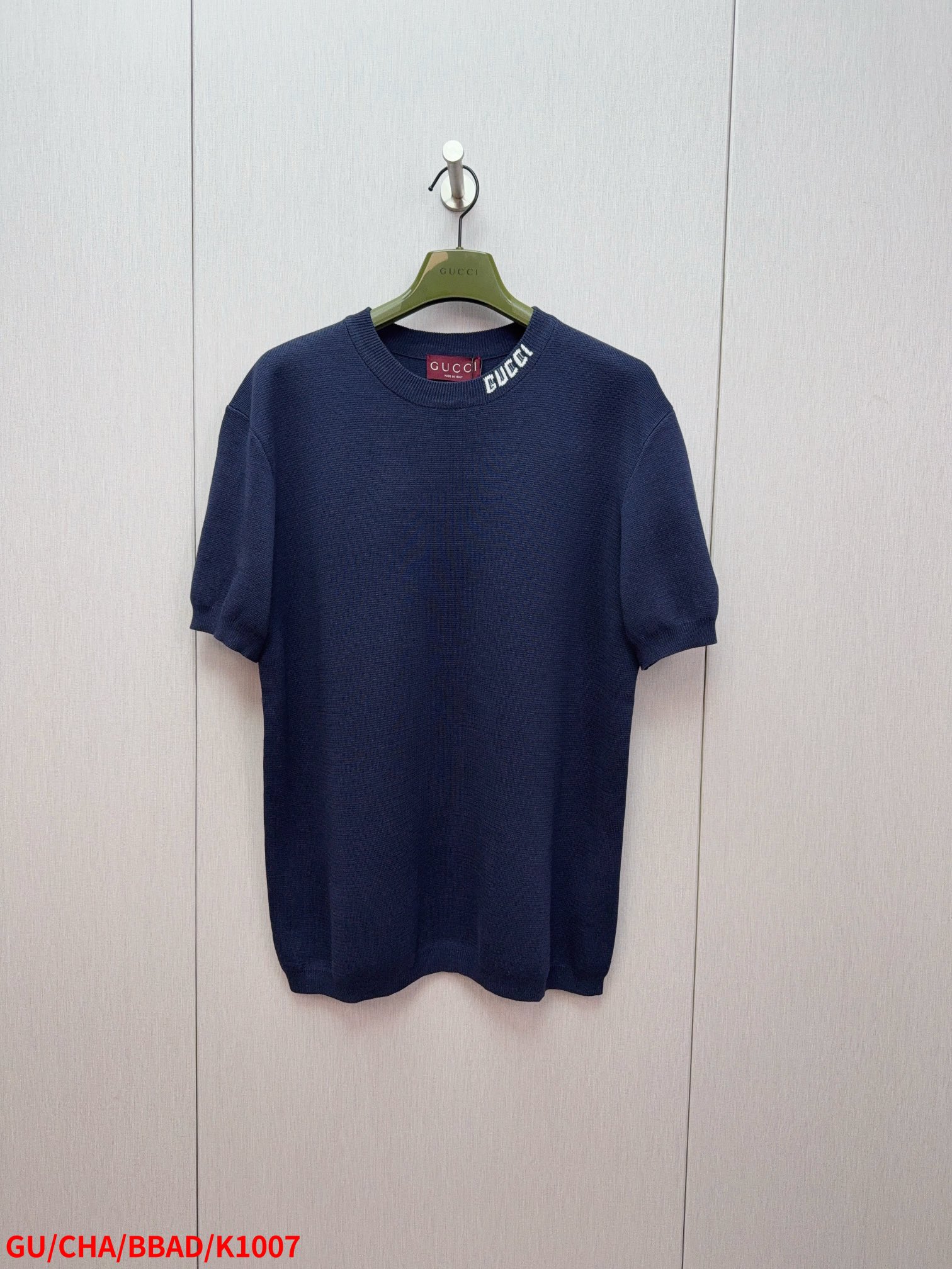 NO:132019,K1007 GU Gucci 25ss new knitted fabric is made of ribbed cotton blended knitted fabric, Gucci inlay adds charm. S.M.L.XL. Three standards are complete, gucci, gucci, alexander wang19860909K1007 GU古驰 25ss新款针织采用罗纹丝棉混纺针织面料匠心呈现,Gucci嵌花更添魅力. 码数S.M.L.XL. 三标齐全,,gucci,gucci,alexander wang,Men's clothing