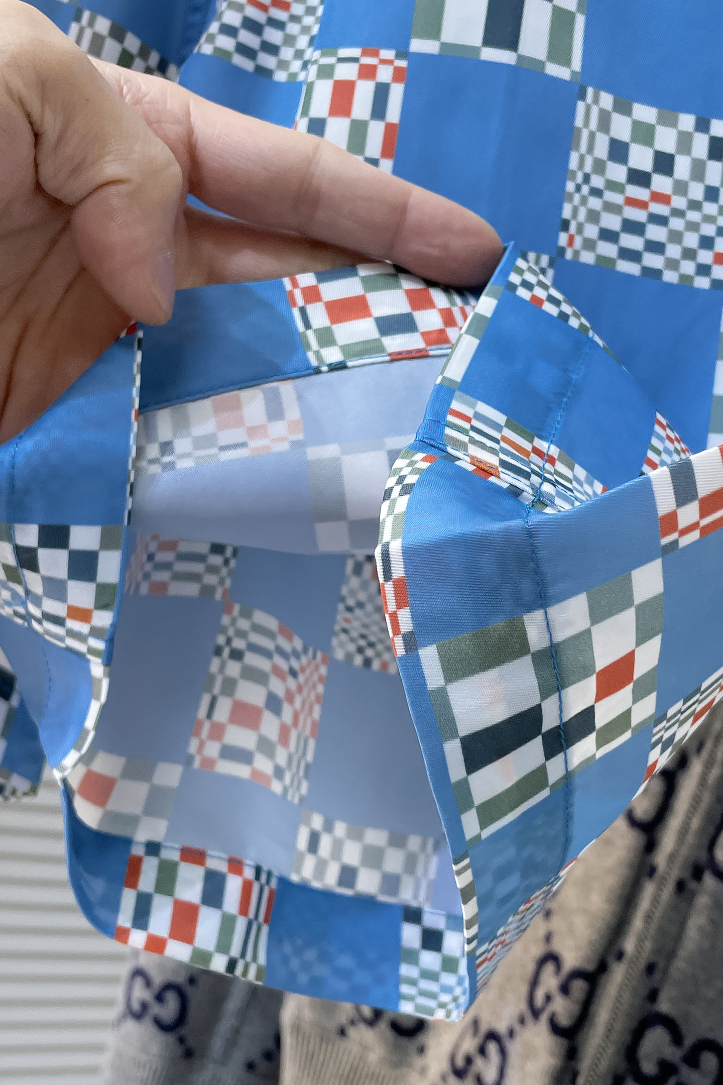 “LV 2025SS Beach Shorts: Damier Stripes, Fast-Drying Technology, Marquel Logo, Classic Design” - 图片 7