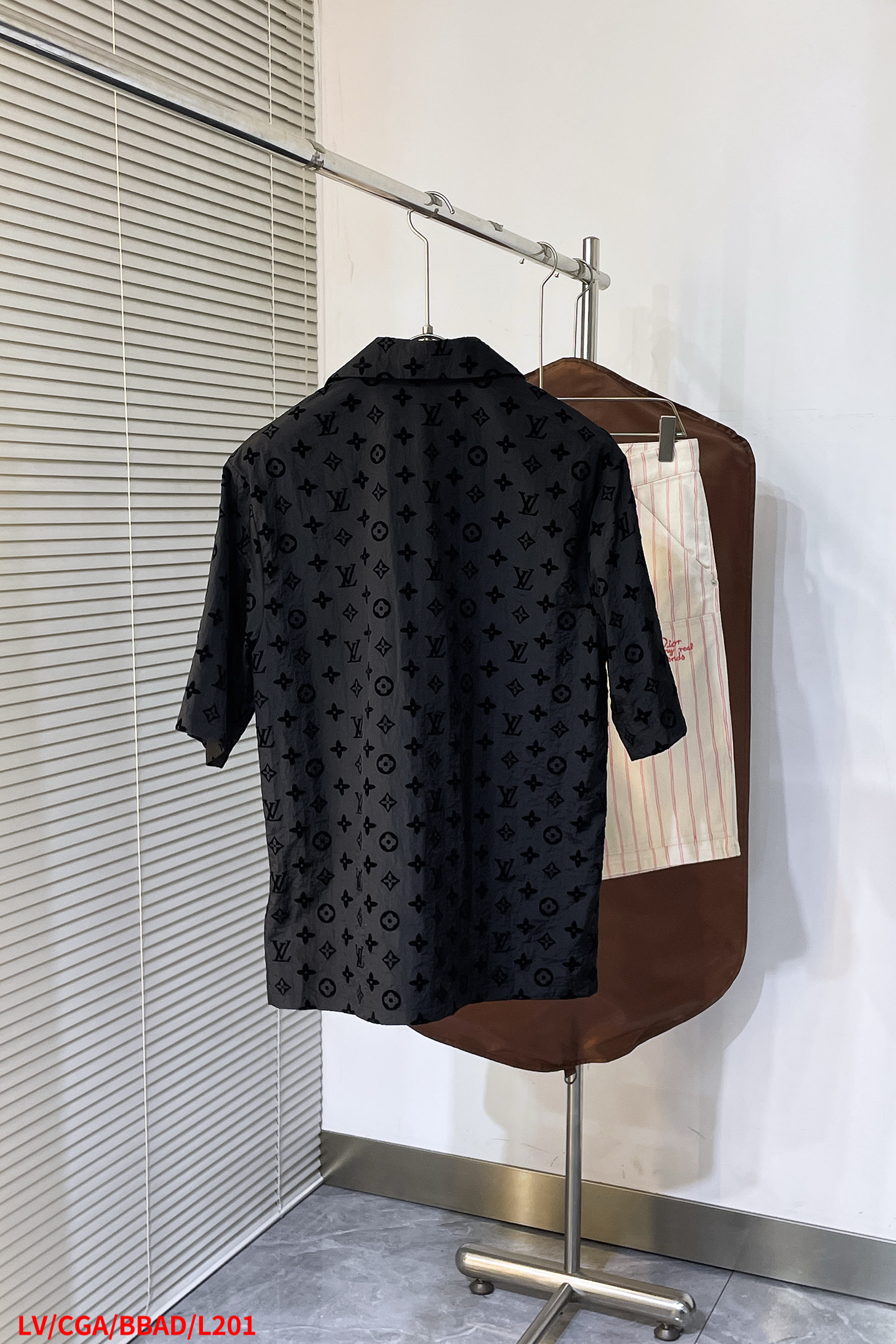 Louis Vuitton Silk Shorts with Monogram and Knitting Belt, Various Sizes and Colors - 图片 2