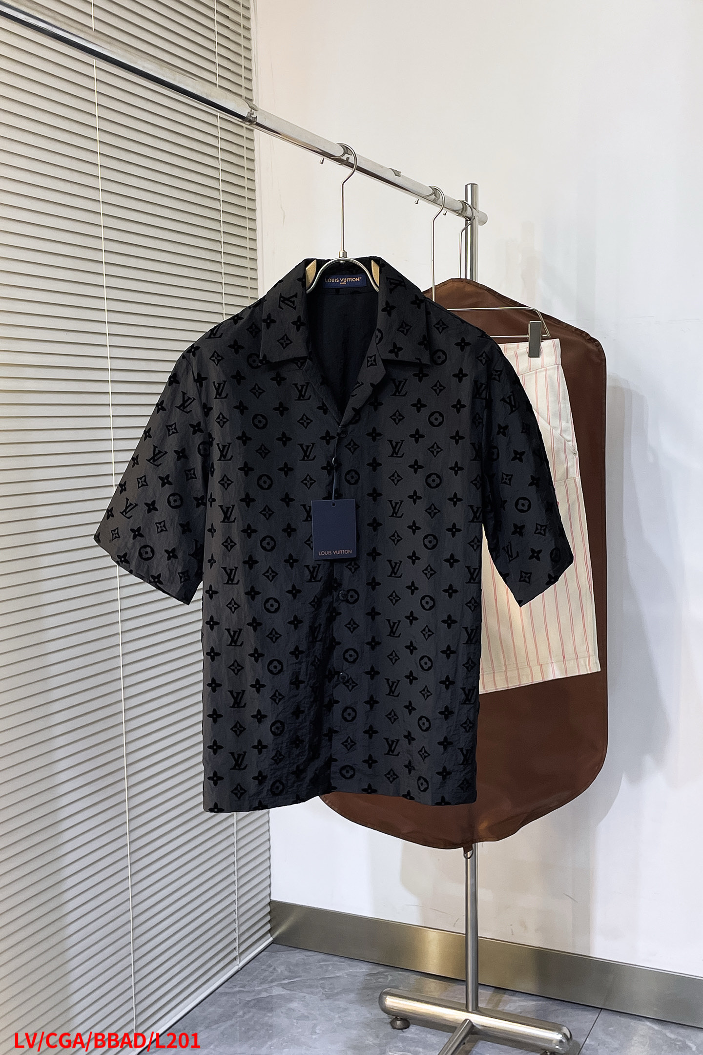 Louis Vuitton Silk Shorts with Monogram and Knitting Belt, Various Sizes and Colors - 图片 1