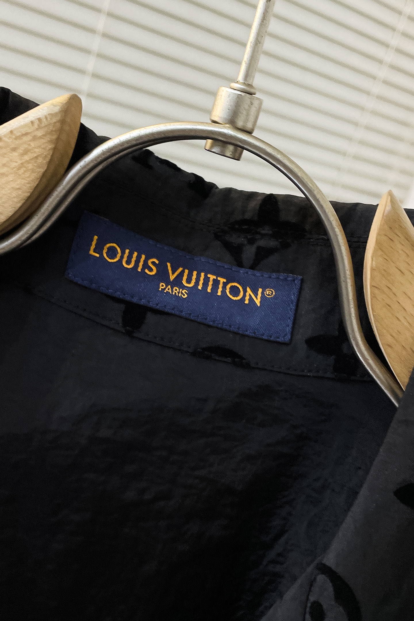 Louis Vuitton Silk Shorts with Monogram and Knitting Belt, Various Sizes and Colors - 图片 4