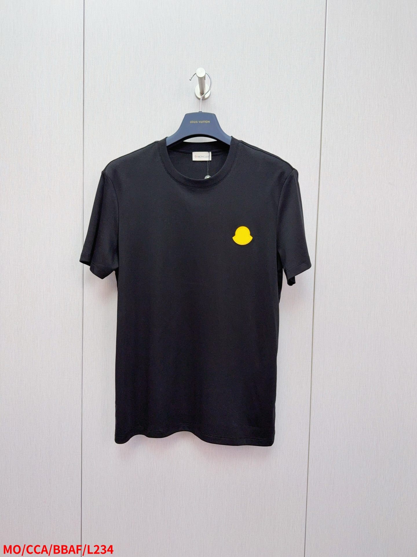 NO:135778,L234 MO coverall, the latest summer product in 2025ss, available at the counter at the same time, original single ruthless goods, fashionable and casual round neck short-sleeved T-shirt, comfortable on the upper body!  Eye-catching and highlighted, using imported original fabrics, top-grade craft letter pattern logo, simple but not lacking in fashion, size M-3XL complete three standards, Moncler, T-shirt,tees, t-shirt,alexander wang19860909L234 MO蒙口 2025ss夏季最新品,专柜同步有售,原单狠货,时尚休闲圆领短袖T恤,上身舒适！吸睛而有亮点,采用进口原版面料,顶级工艺字母图案logo,简单而不失时尚,尺码M-3XL 三标齐全,,Moncler,T-shirt,tees，t-shirt,alexander wang,Men's clothing