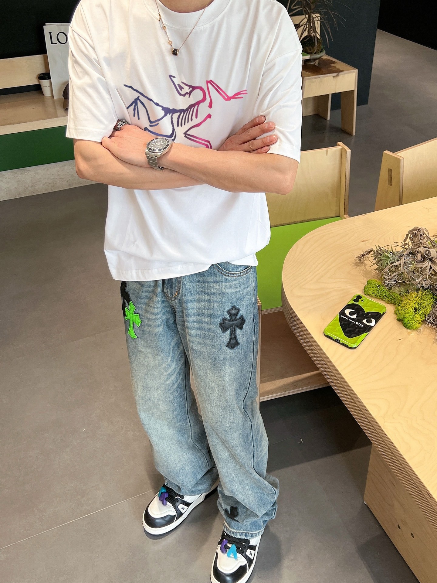         始祖鸟 新款字母印花双层重工短袖T桖 字母图案不管是T