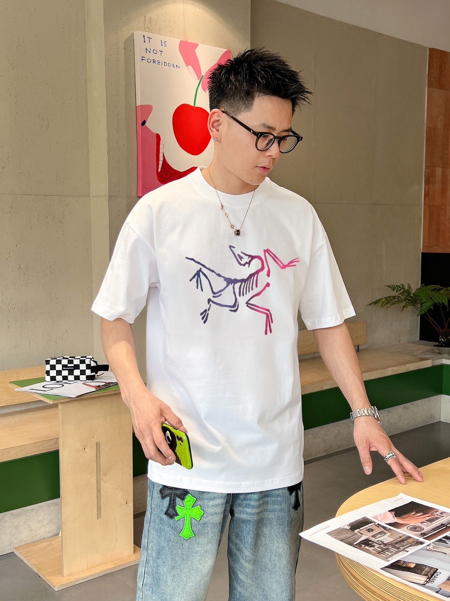         始祖鸟 新款字母印花双层重工短袖T桖 字母图案不管是T