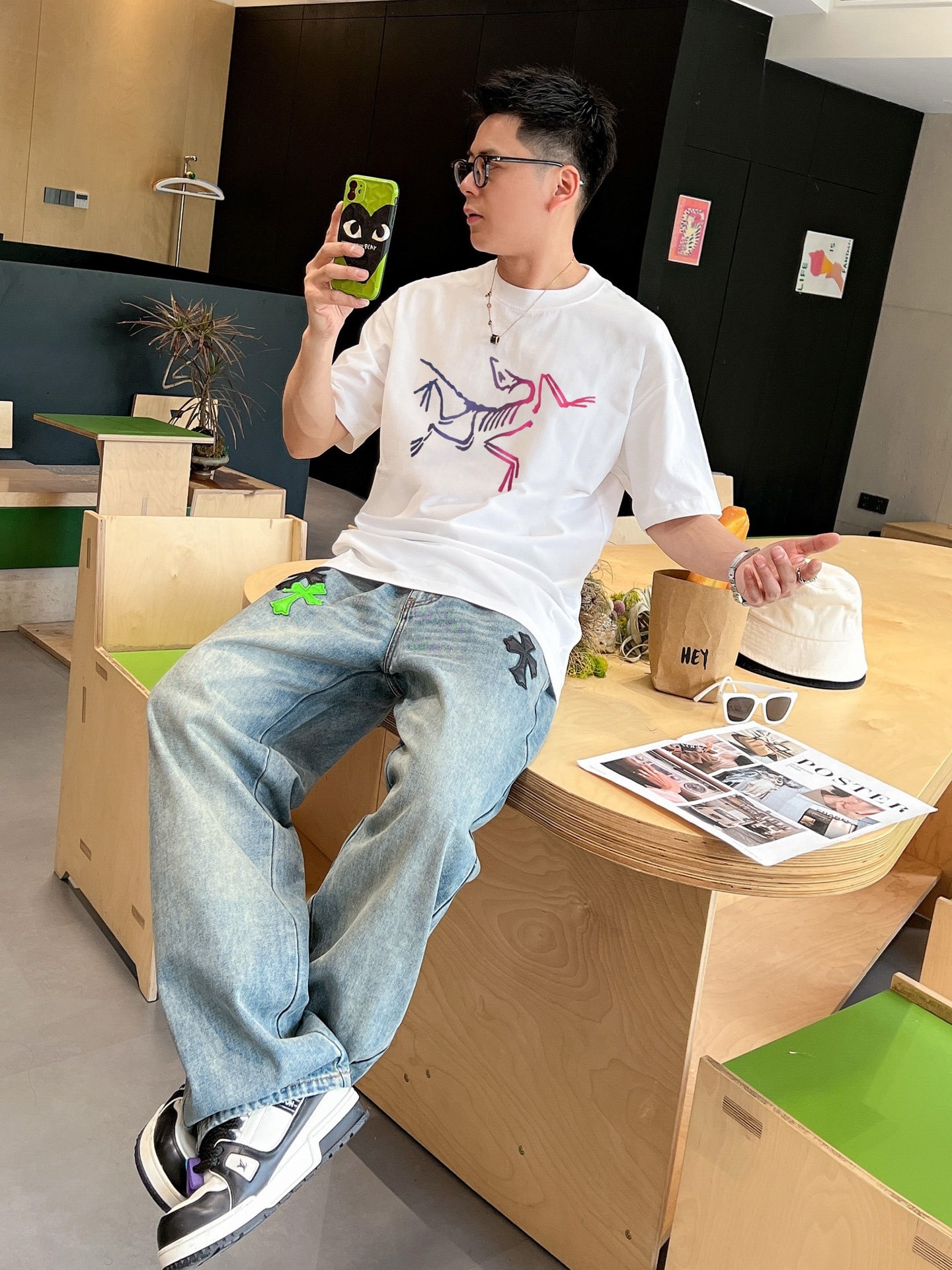         始祖鸟 新款字母印花双层重工短袖T桖 字母图案不管是T