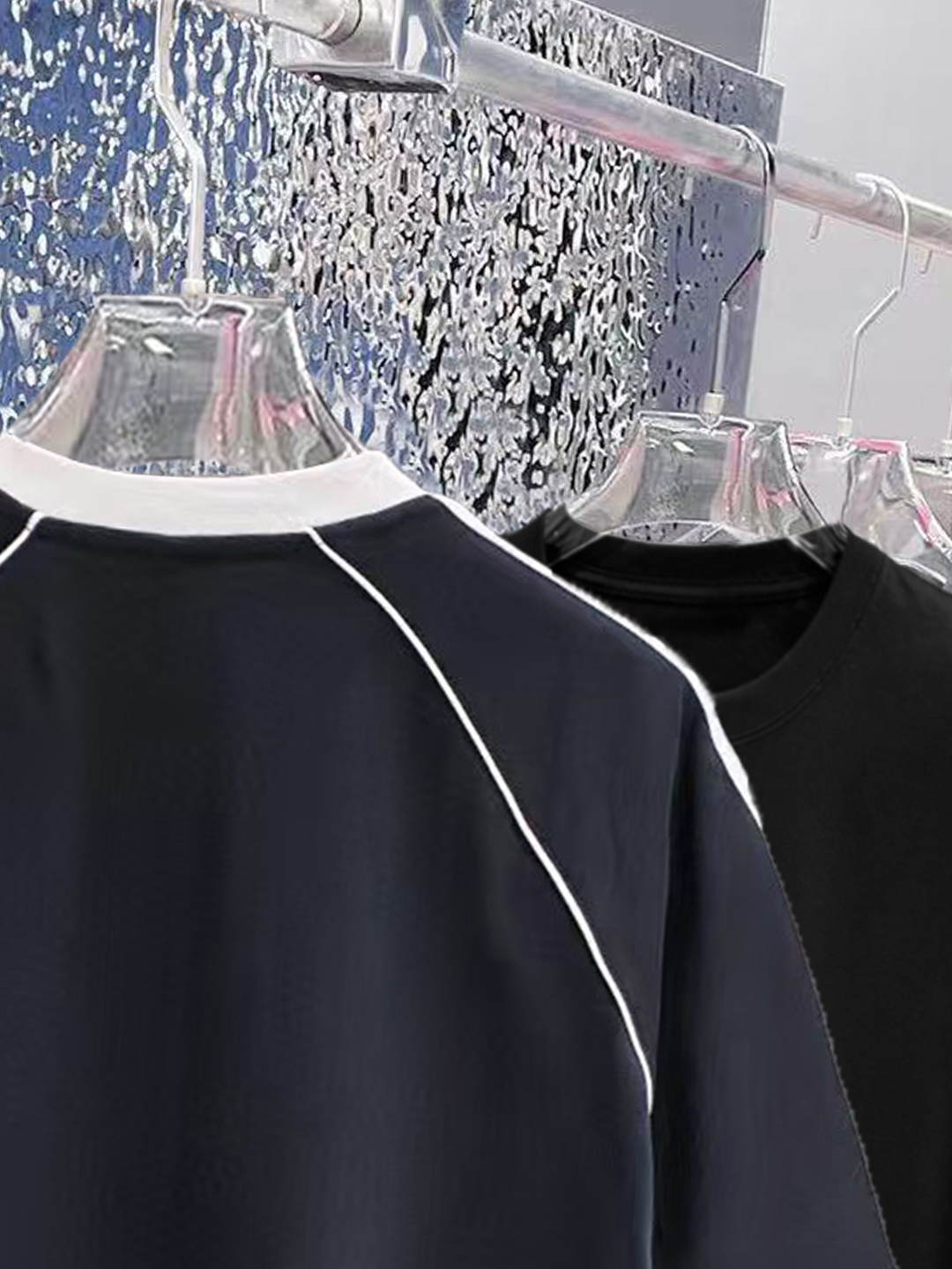 ￼ ￼ ￼ ￼ ￼ 巴黎世家 线条新款肩部设计 字母印花双层重工短袖T桖 字母图案不管是T桖还是卫衣都是