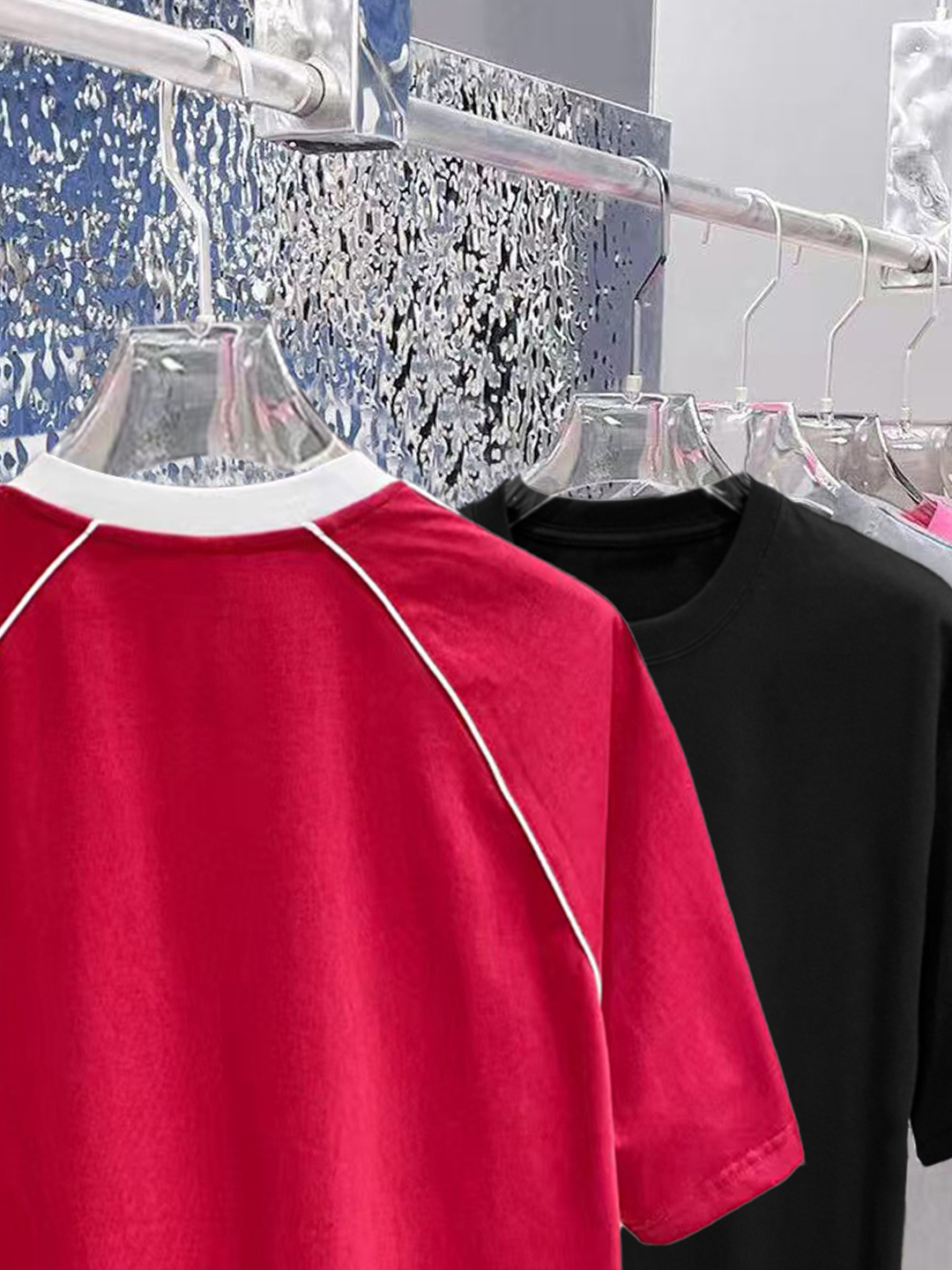 ￼ ￼ ￼ ￼ ￼ 巴黎世家 线条新款肩部设计 字母印花双层重工短袖T桖 字母图案不管是T桖还是卫衣都是