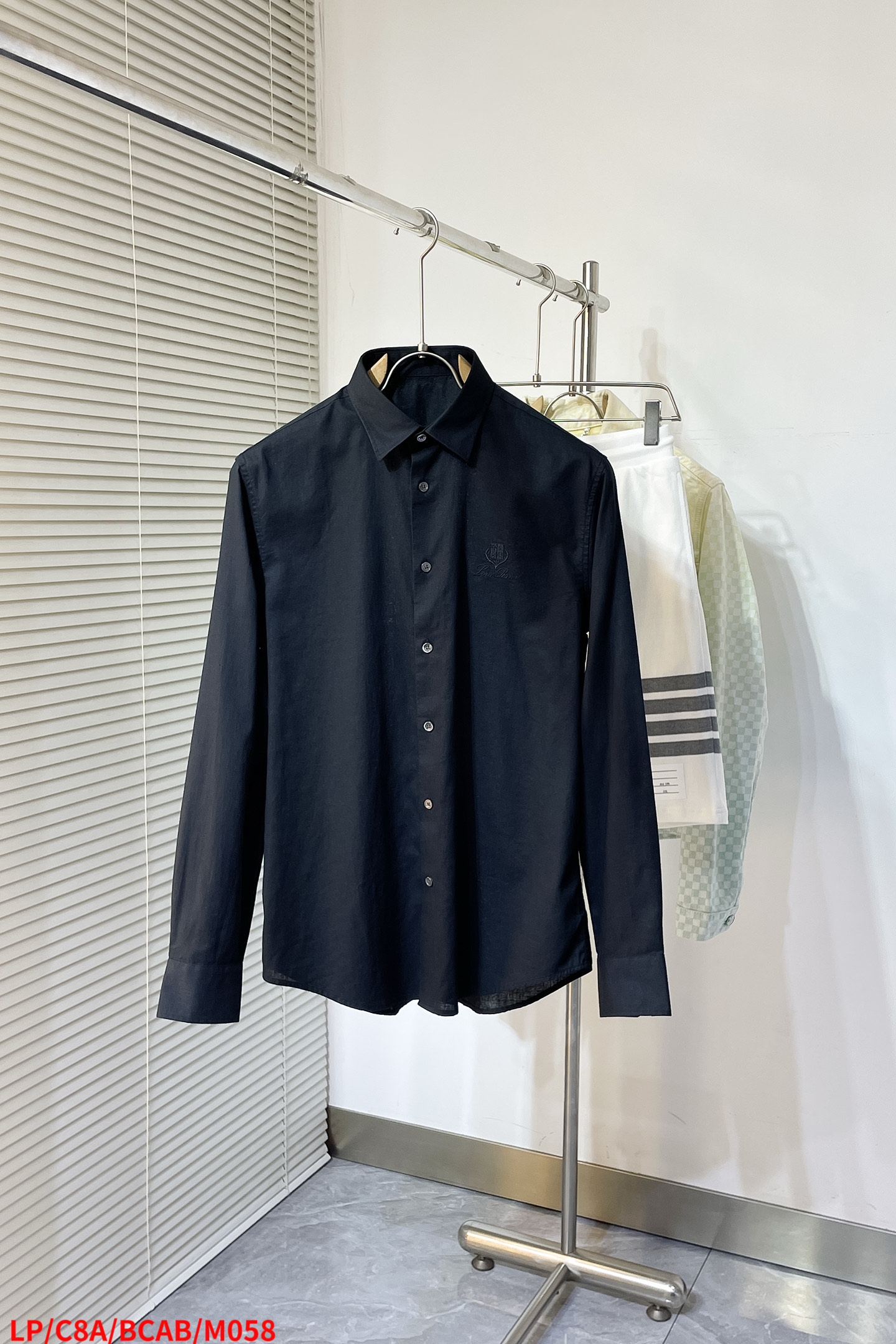 Shirt M058 09733