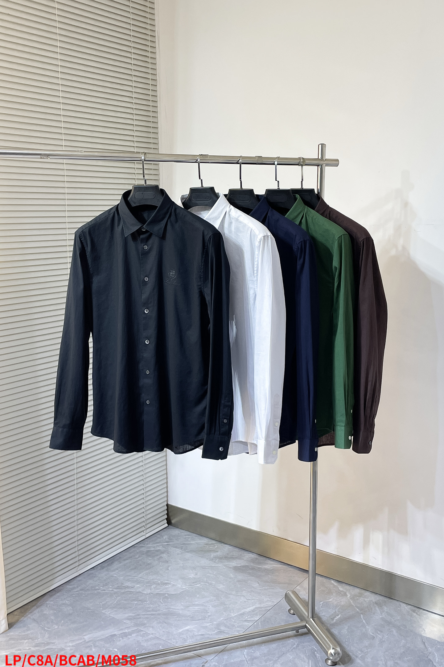 Shirt M058 09729