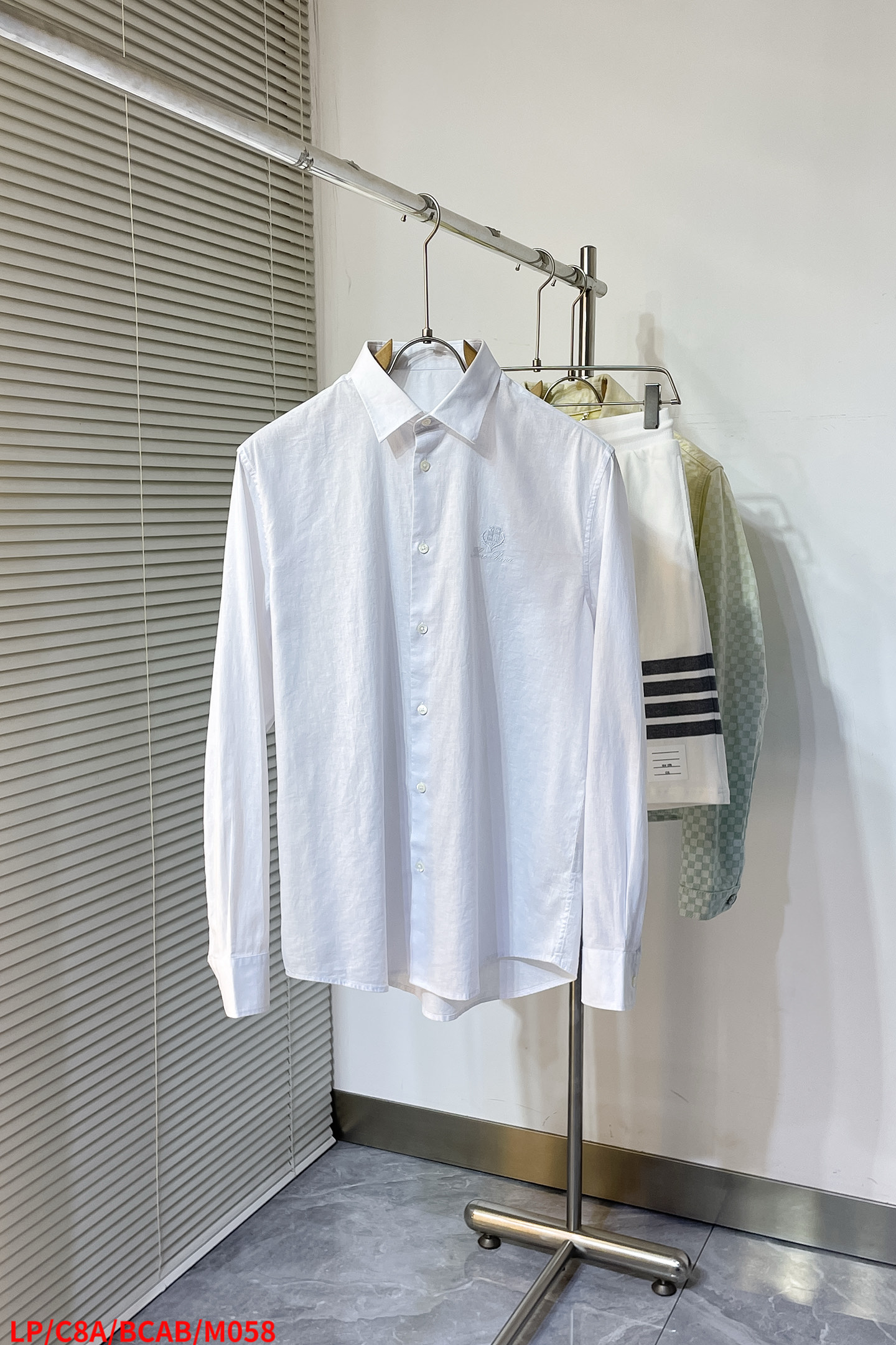 Shirt M058 09731
