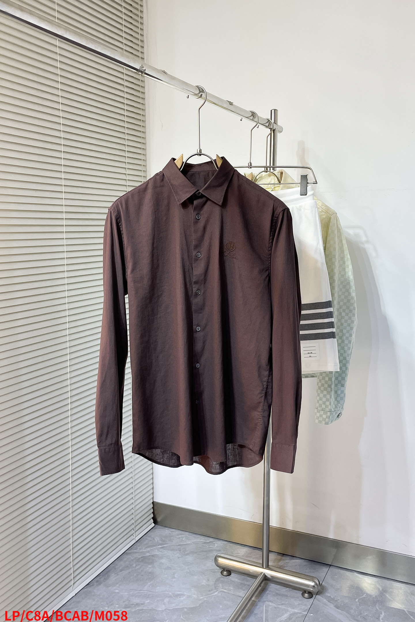 Shirt M058 09735