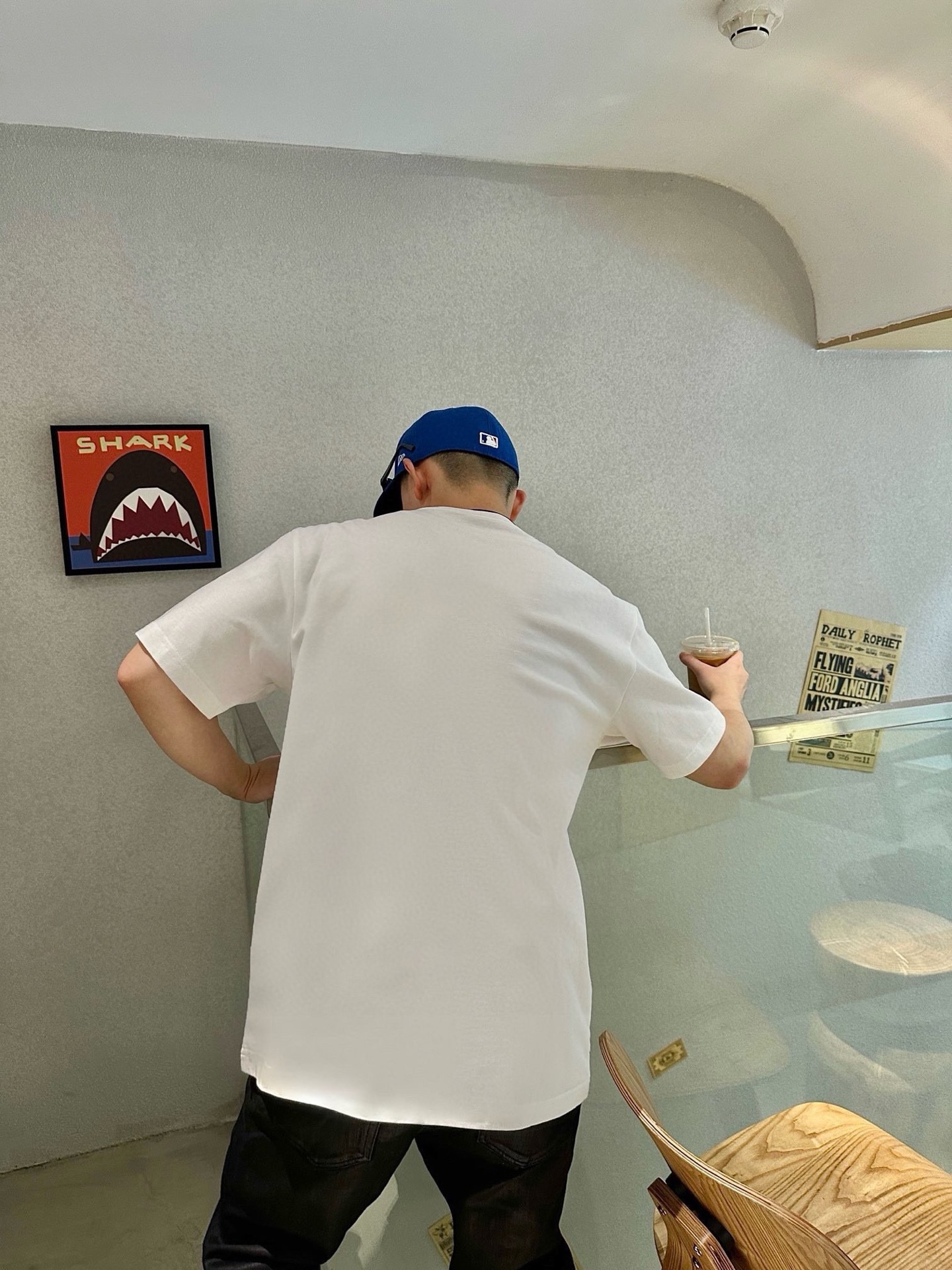         巴宝莉 新款字母印花双层重工短袖T桖 字母图案不管是T