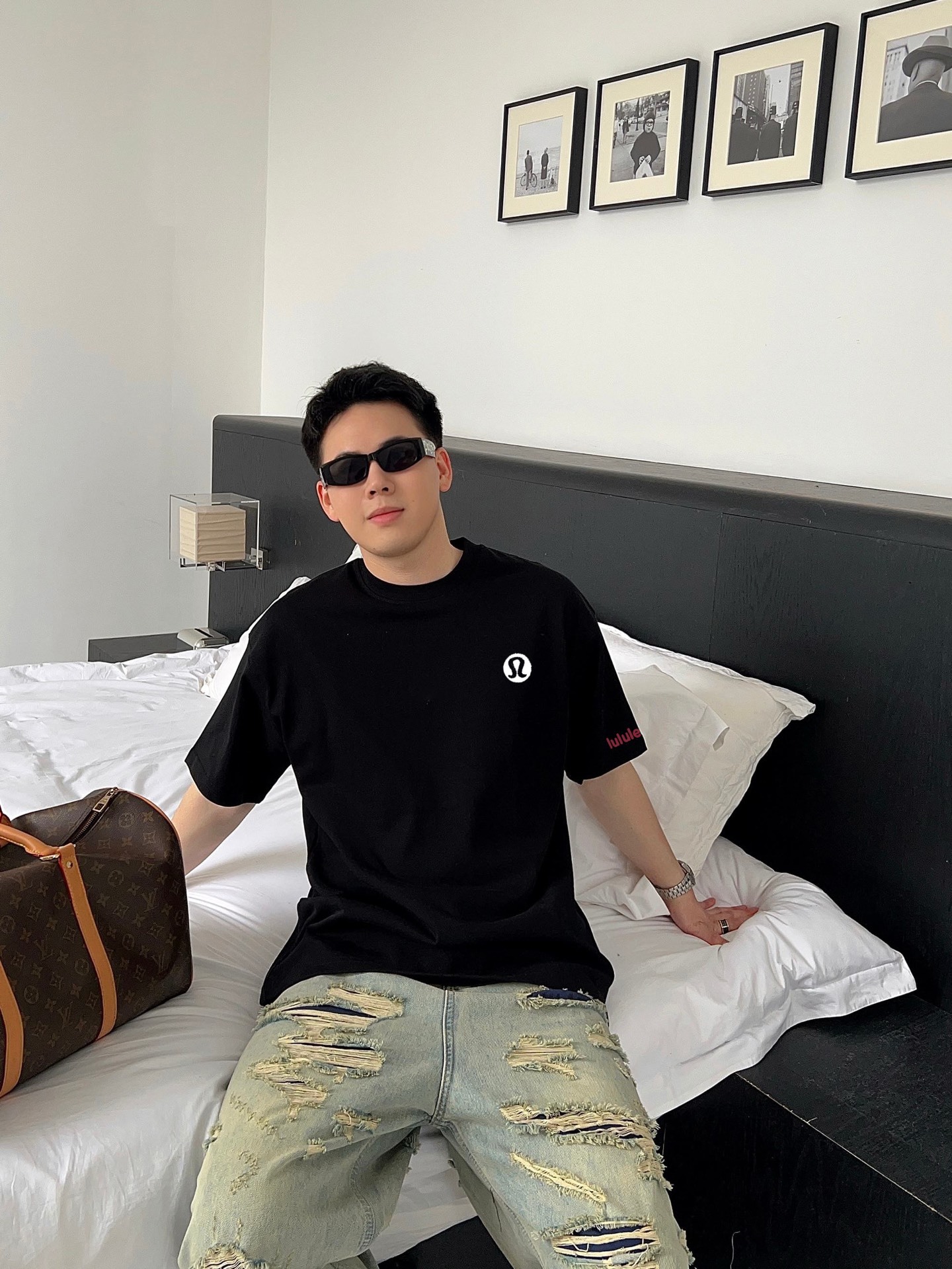         LULU 新款字母印花双层重工短袖T桖 字母图案不管是