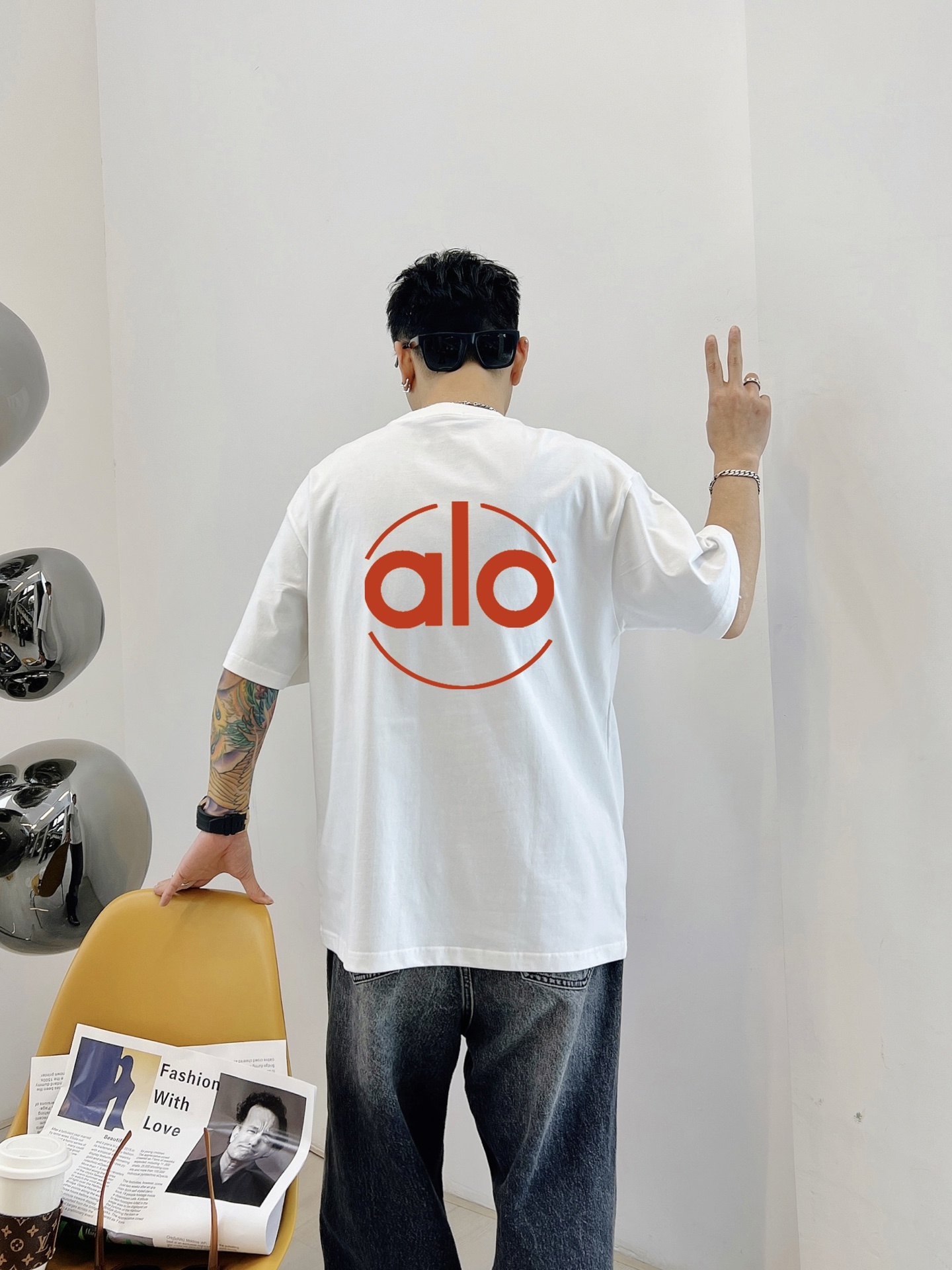         ALO 新款字母印花双层重工短袖T桖 字母图案不管是T