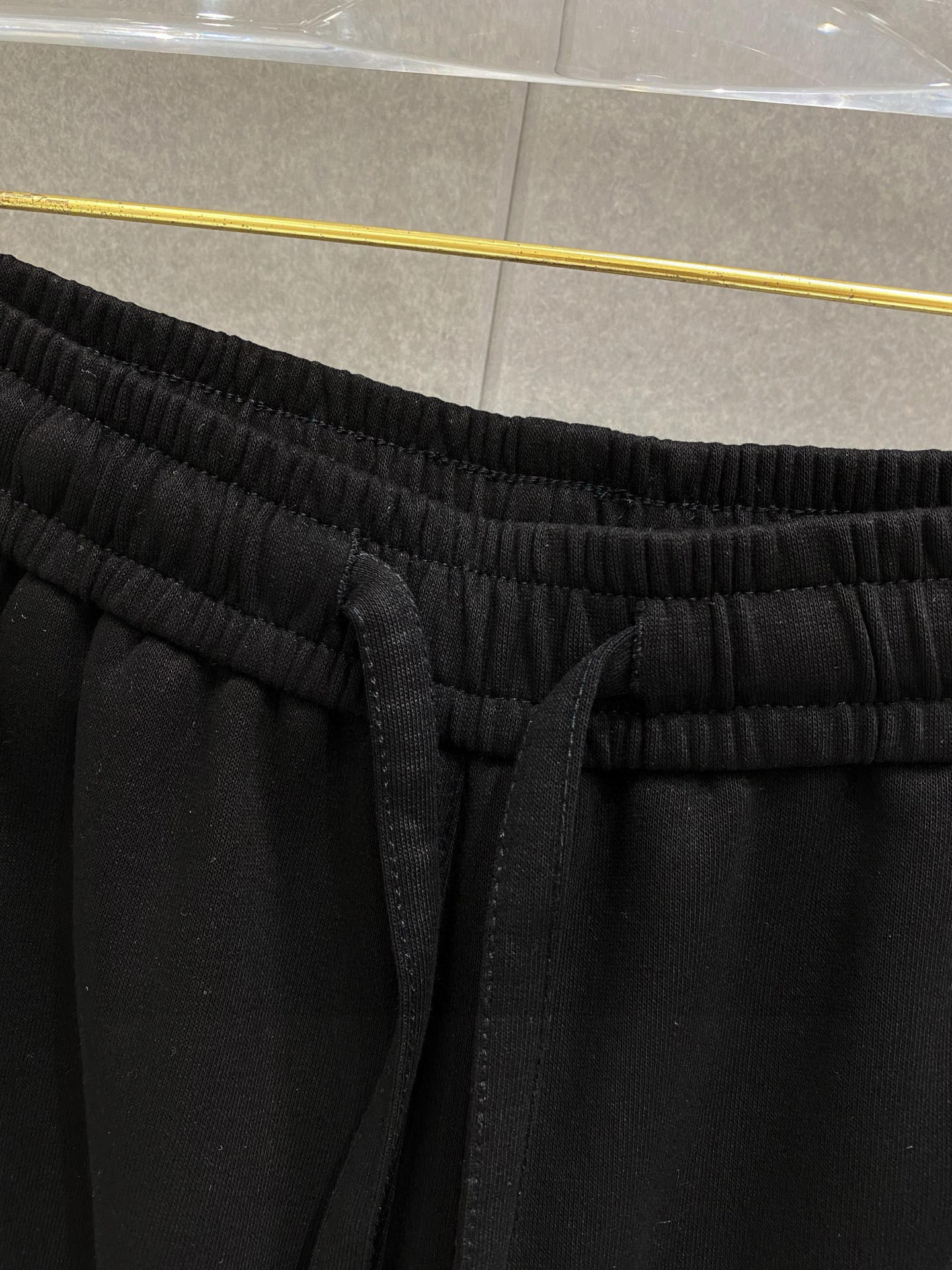Luluem’s Modern Attitude: Quality Spring/Summer Shorts with Brandy Emblem, Sizes M-2XL - 图片 4