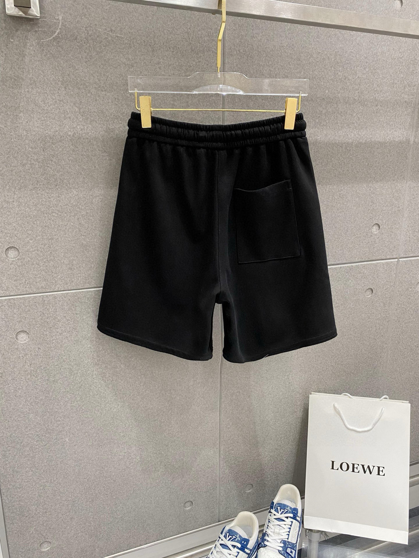 Luluem’s Modern Attitude: Quality Spring/Summer Shorts with Brandy Emblem, Sizes M-2XL - 图片 2