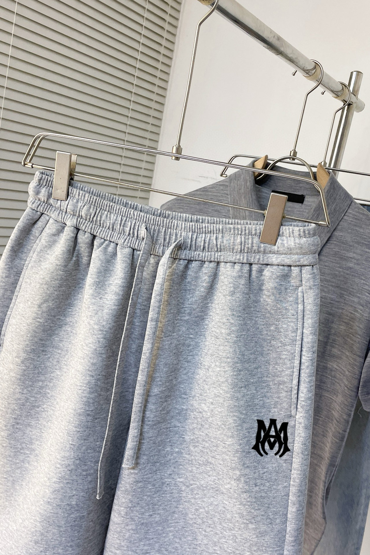“McQueen 2025 Men’s Leisure Shorts: Custom Fabrics, Comfort, Details, Logo Design, Size M-2XL” - 图片 3