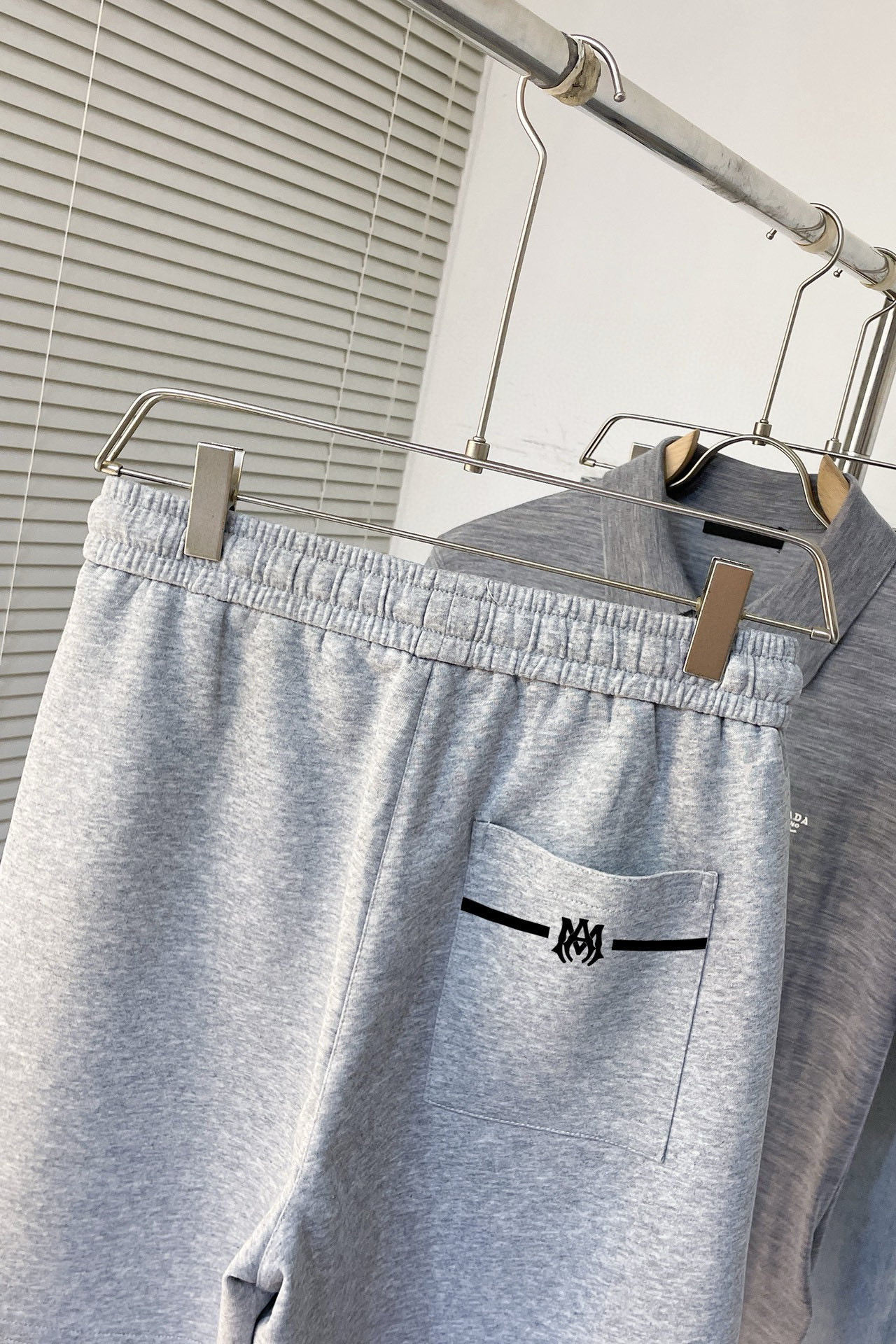 “McQueen 2025 Men’s Leisure Shorts: Custom Fabrics, Comfort, Details, Logo Design, Size M-2XL” - 图片 7