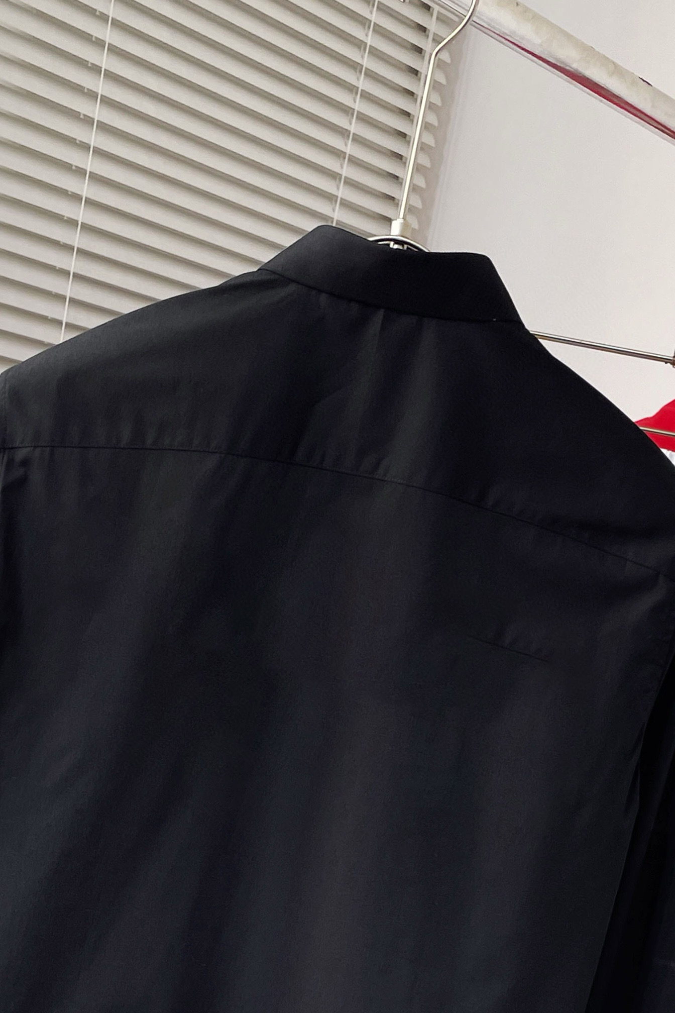 McQueen’s Counter: Stylish Long-Sleeved Shirts with Original Fabrics and Classic Logo - 图片 7