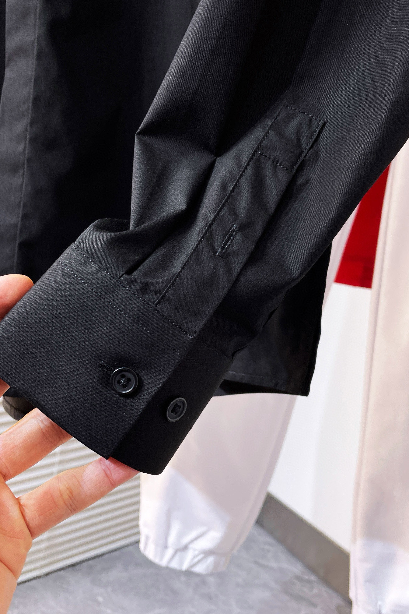 McQueen’s Counter: Stylish Long-Sleeved Shirts with Original Fabrics and Classic Logo - 图片 6